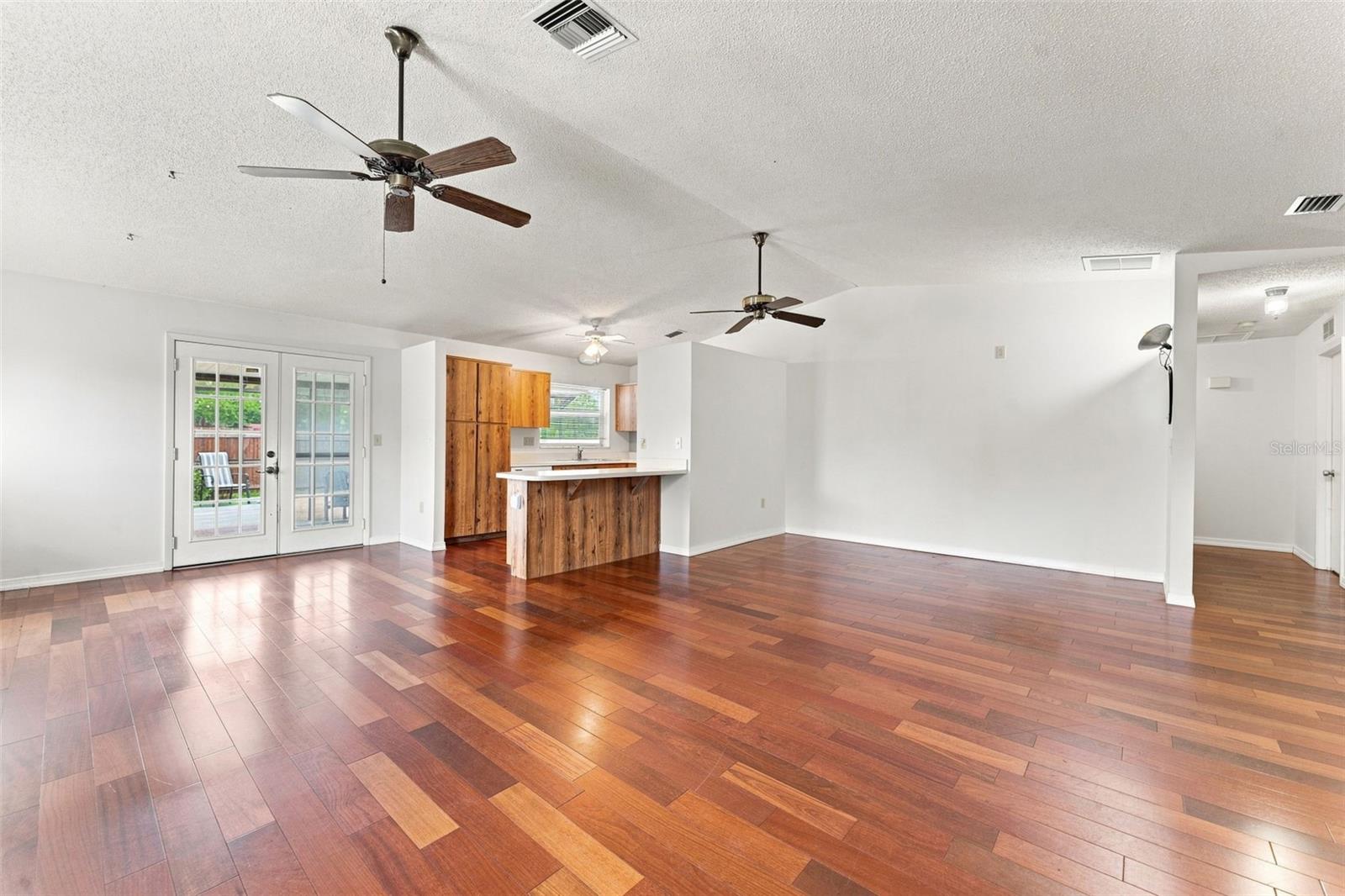 2202 CITRUS HILL LANE