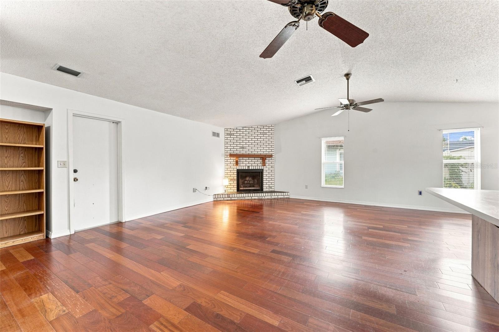 2202 CITRUS HILL LANE