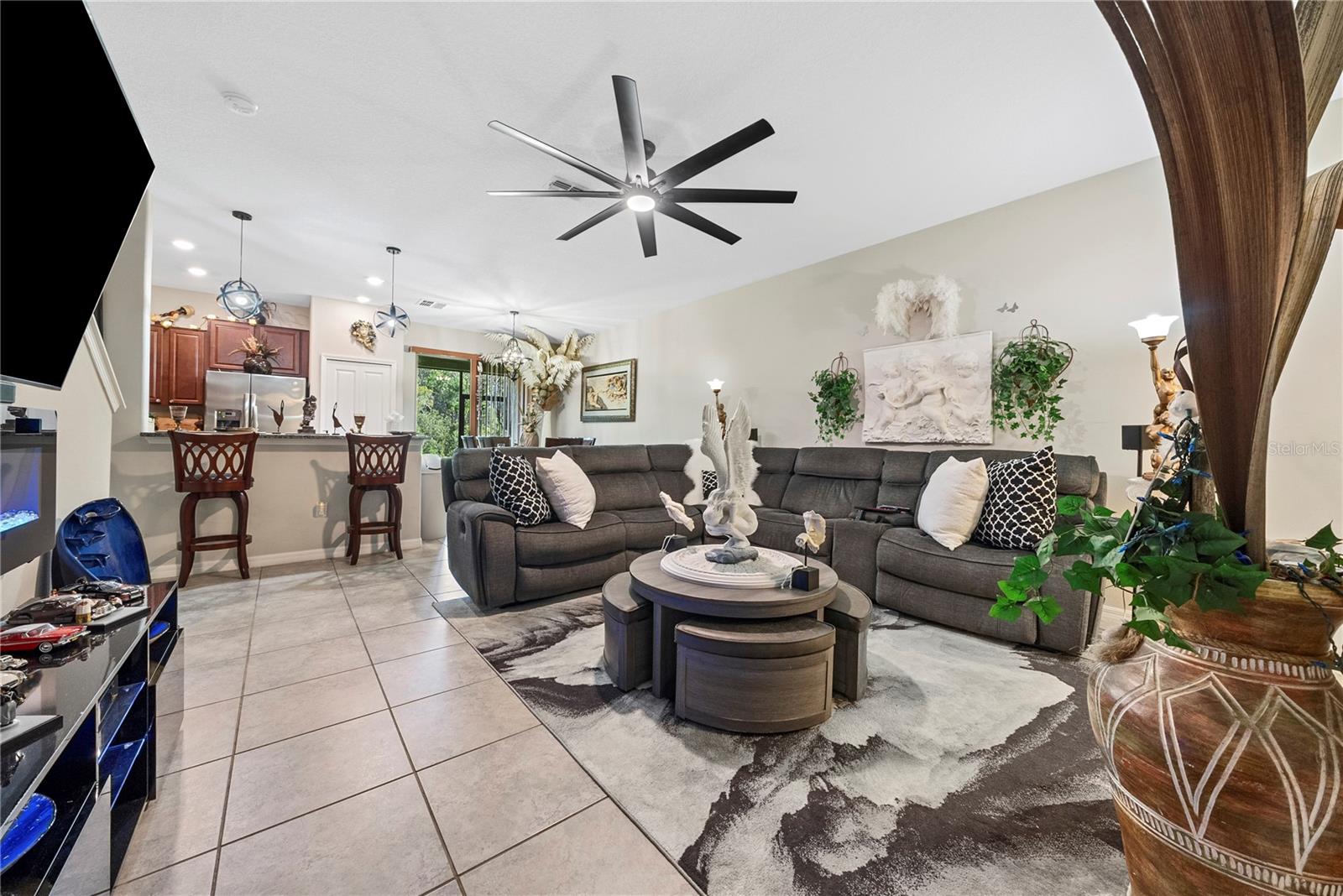9736 PEMBROOKE PINES DRIVE