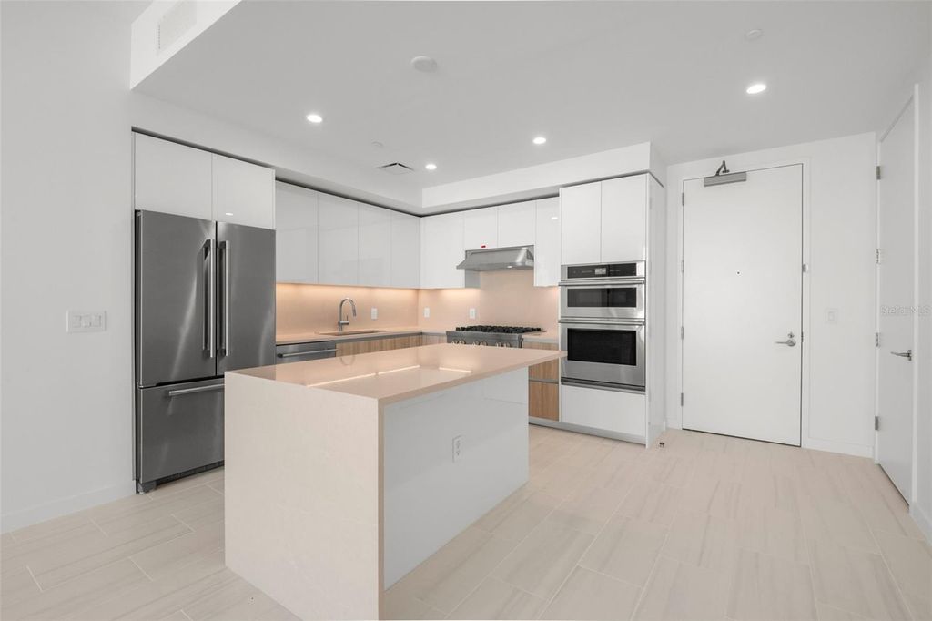 Photo of 400 Central Avenue #1109, St Petersburg, FL 33701 (MLS # TB8487943)