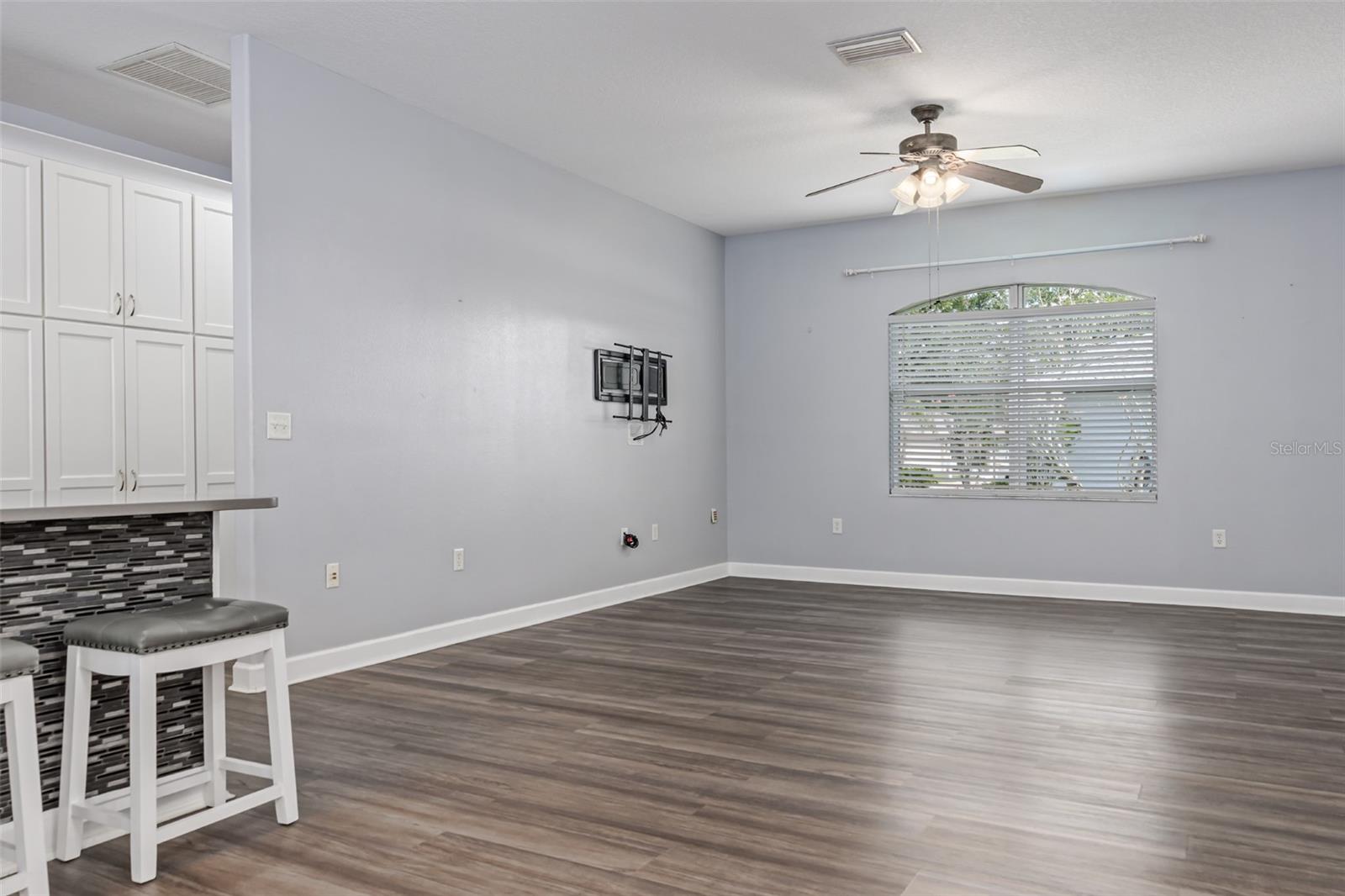 ANCIENT OAKS UNIT ONE - Residential