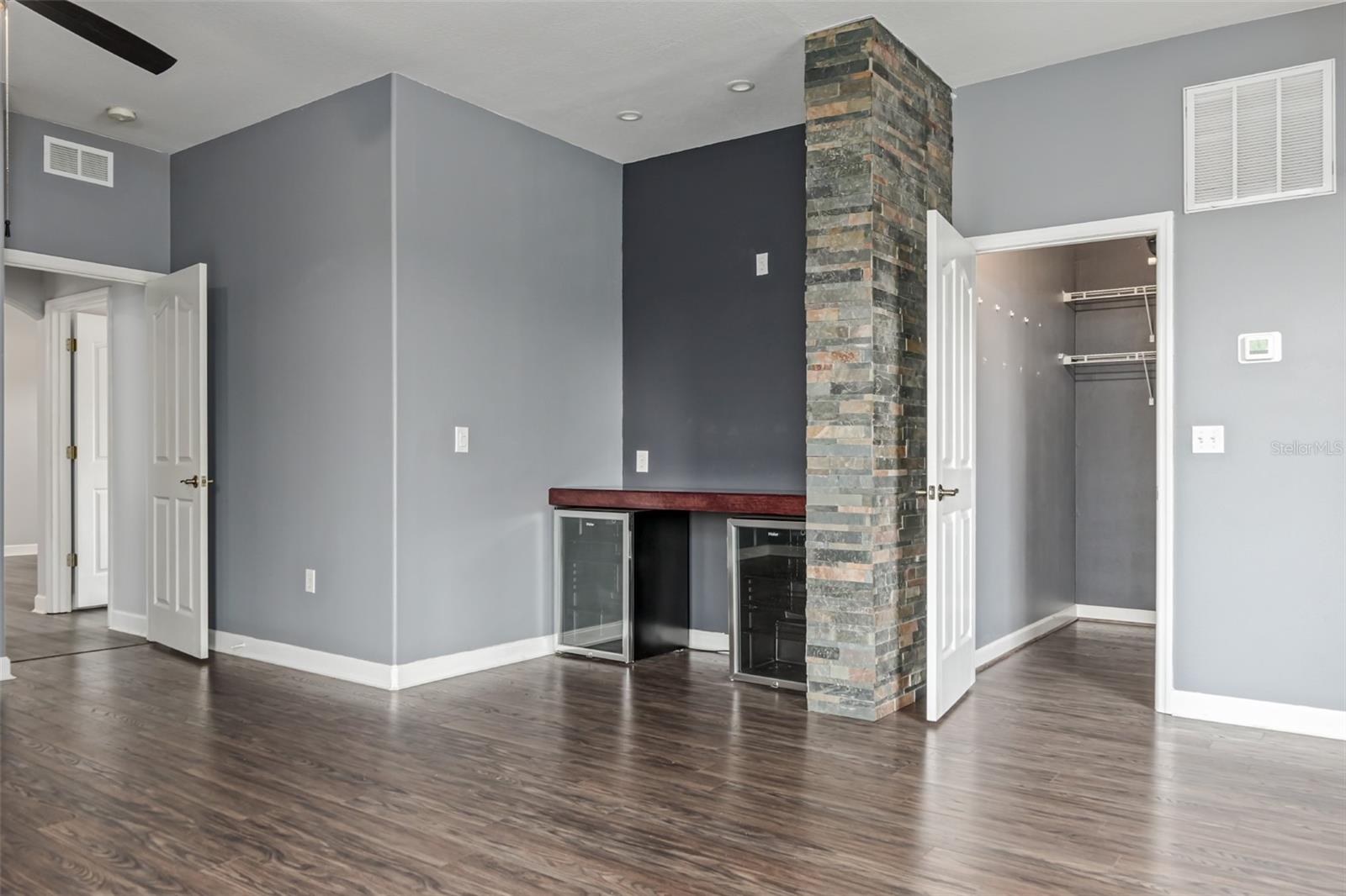 ANCIENT OAKS UNIT ONE - Residential