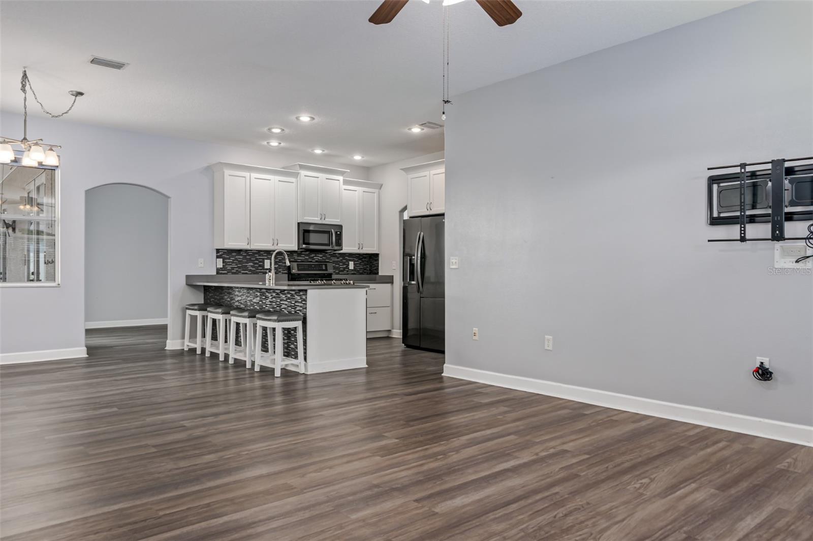 ANCIENT OAKS UNIT ONE - Residential