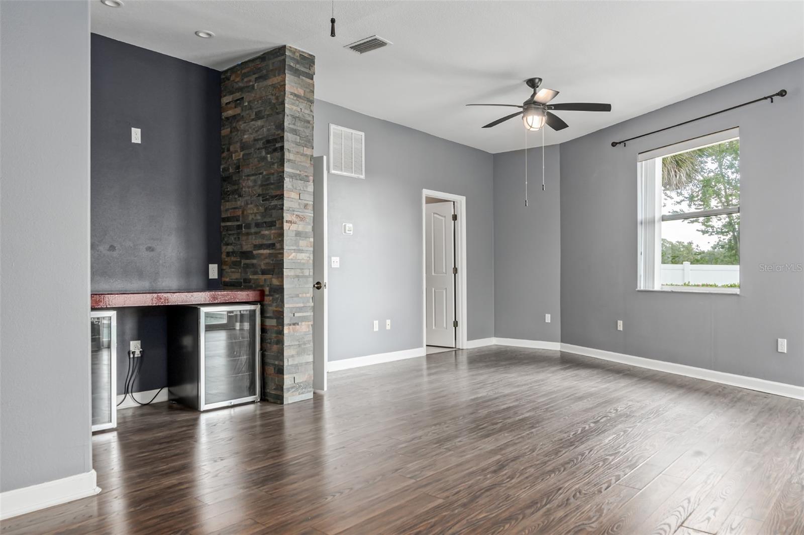 ANCIENT OAKS UNIT ONE - Residential