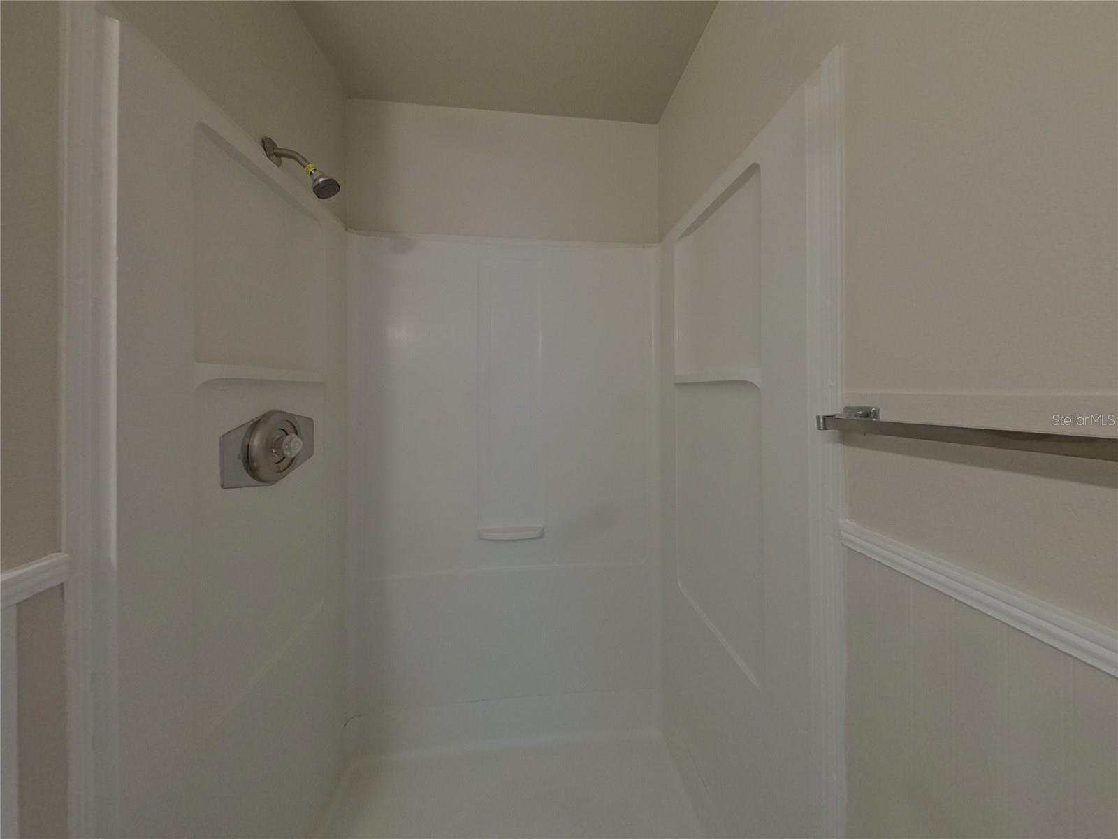 RIVERDALE SUB PH I - Residential Lease