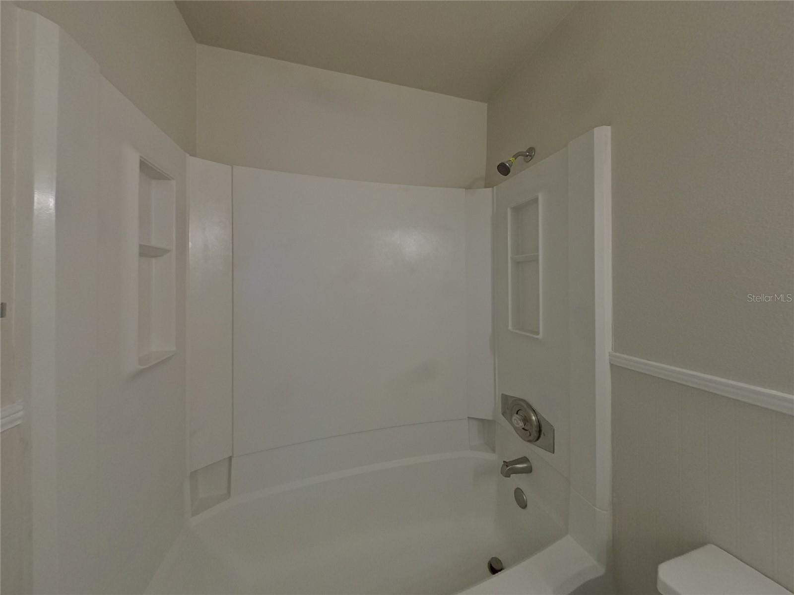 RIVERDALE SUB PH I - Residential Lease