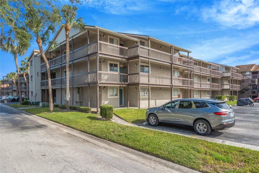 Photo of 6308 Newtown Circle #8C1, Tampa, FL 33615 (MLS # TB8553415)