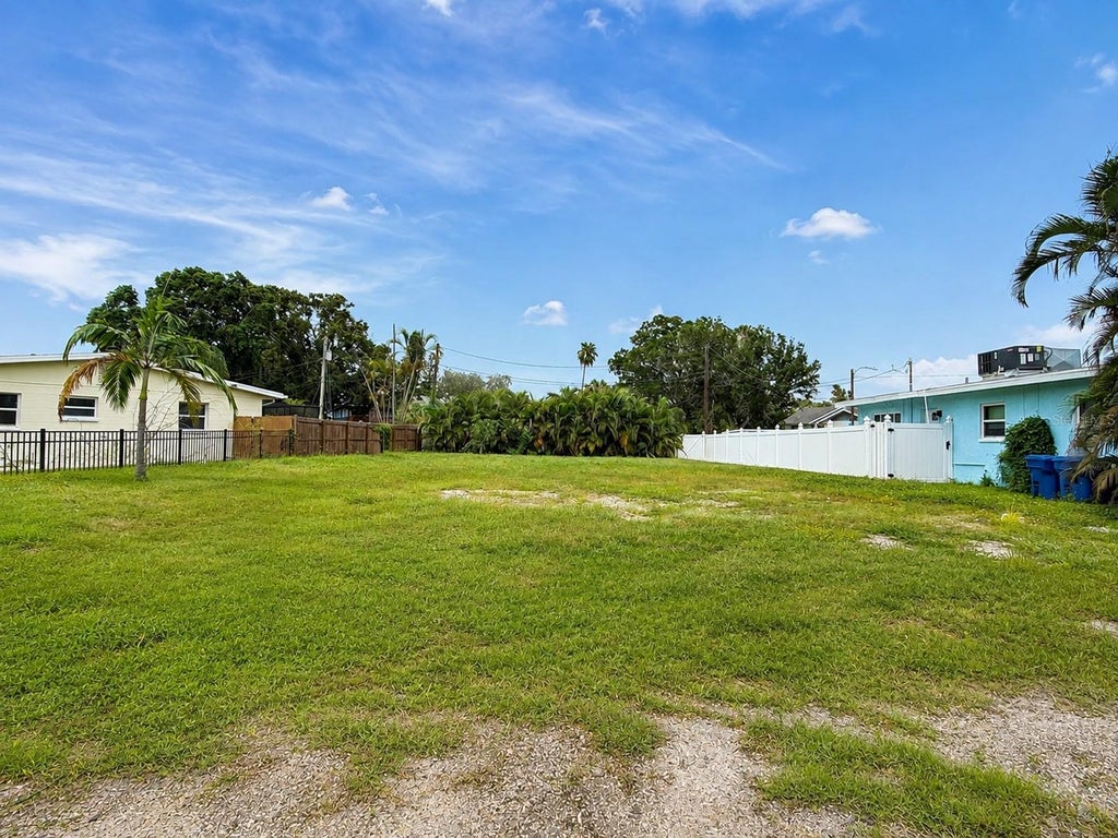 Photo of 4111 Arkansas Avenue NE, St Petersburg, FL 33703 (MLS # A4690620)