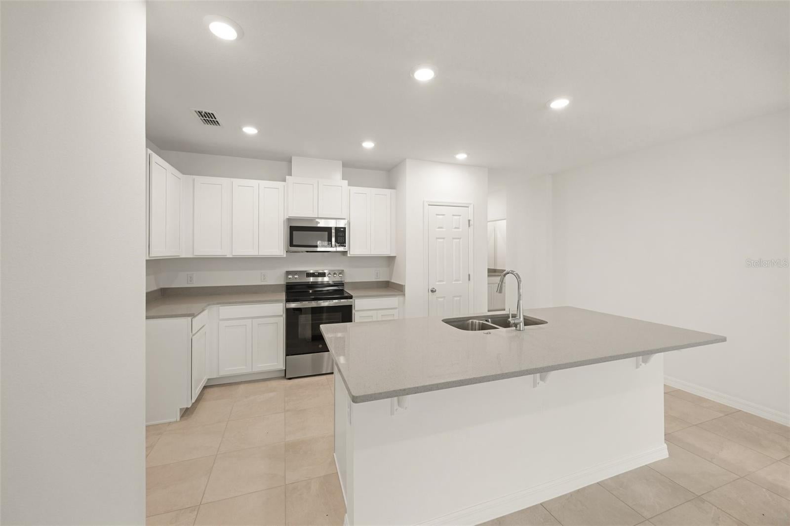 1260 WHITE ASH LOOP
