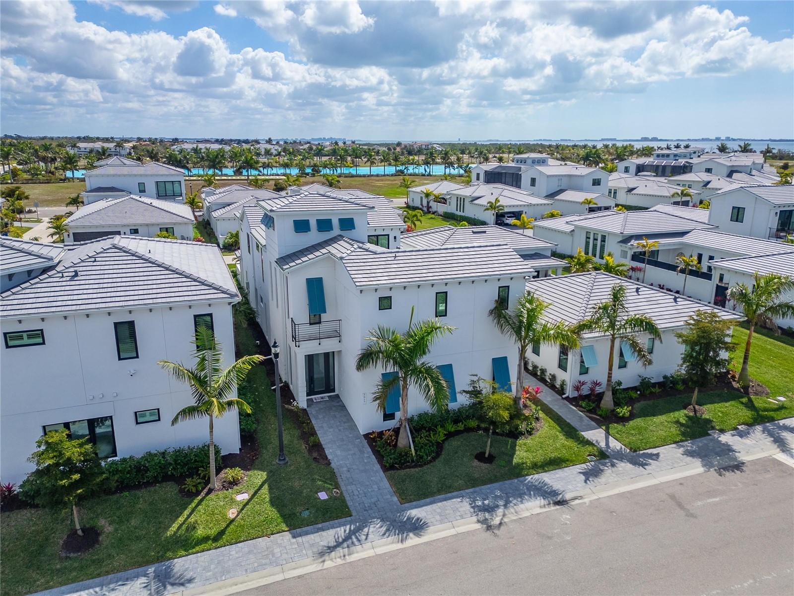 AQUA LAGOON - Residential