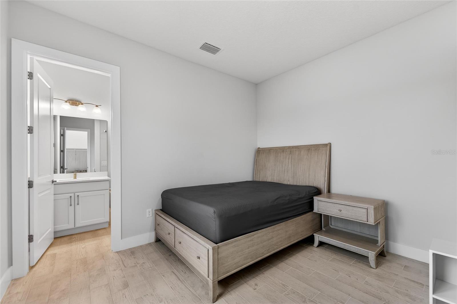 AQUA LAGOON - Residential