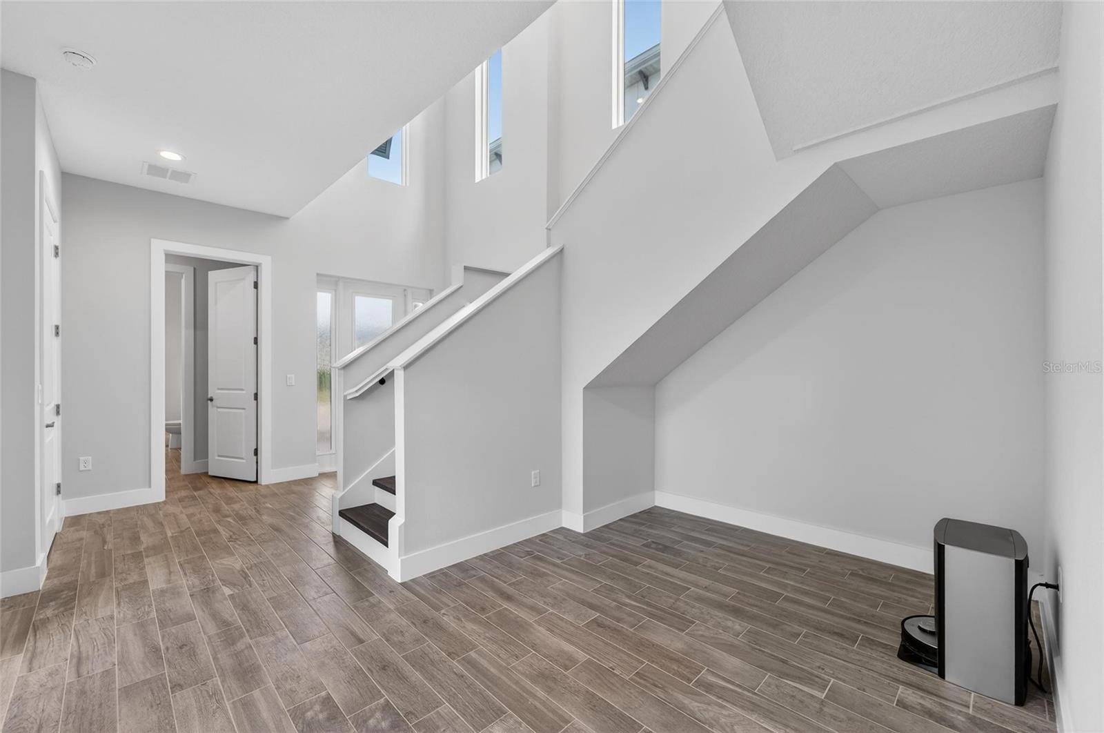 AQUA LAGOON - Residential