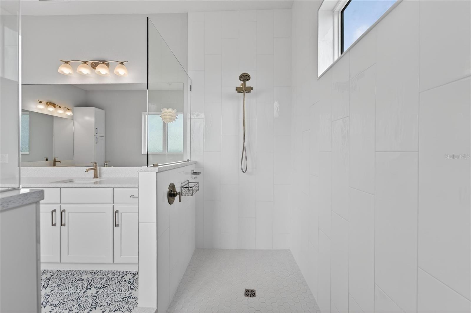 AQUA LAGOON - Residential