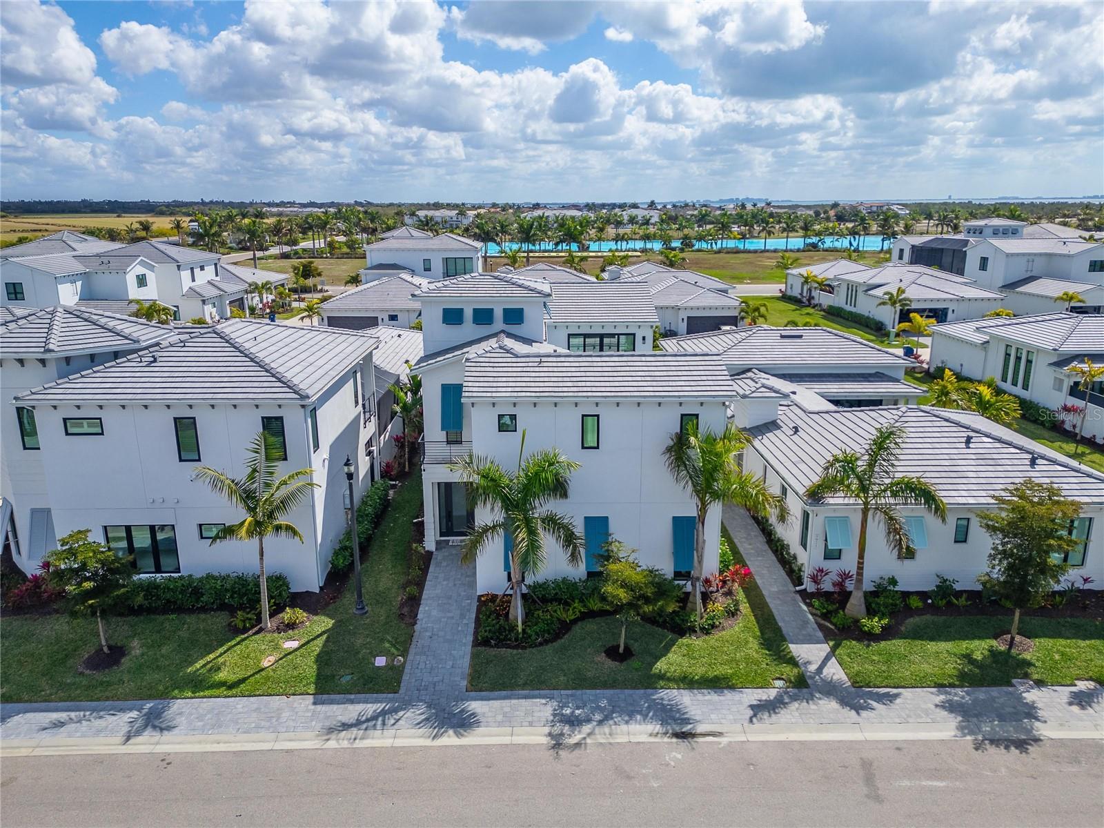 AQUA LAGOON - Residential