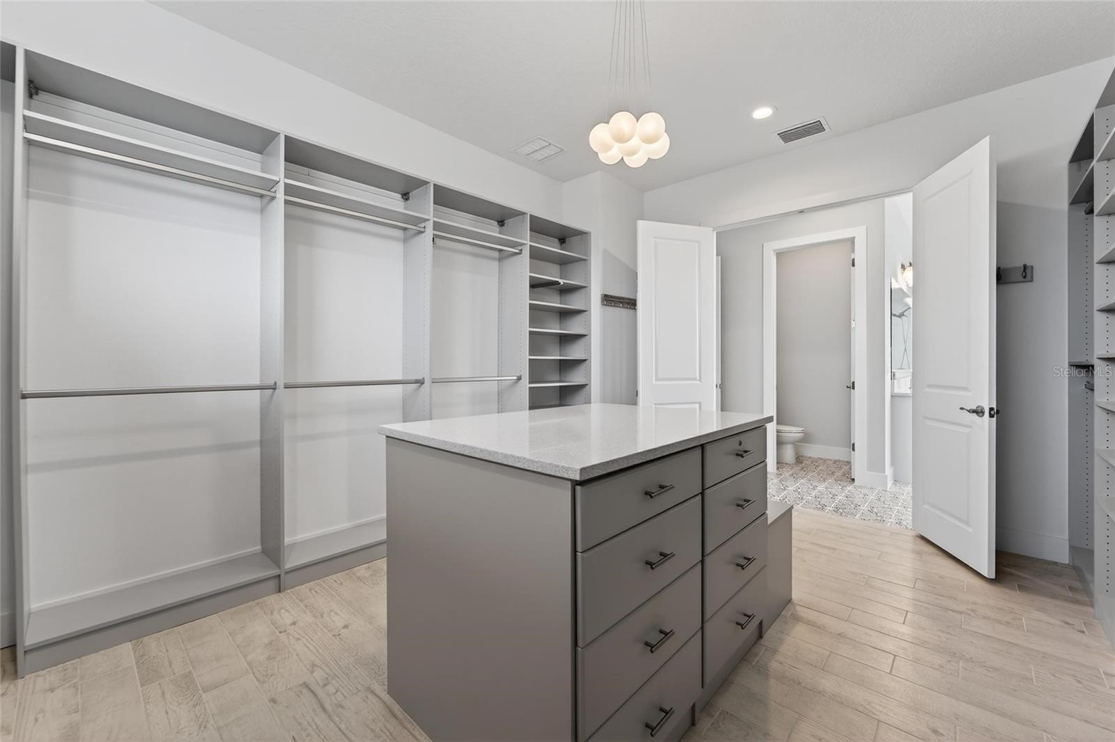 AQUA LAGOON - Residential