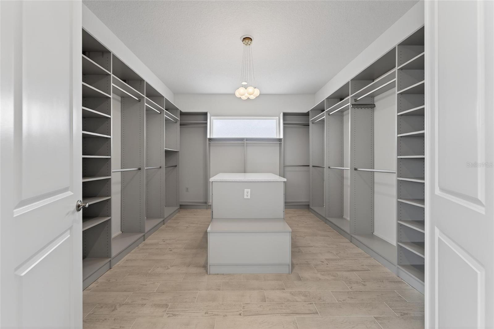 AQUA LAGOON - Residential