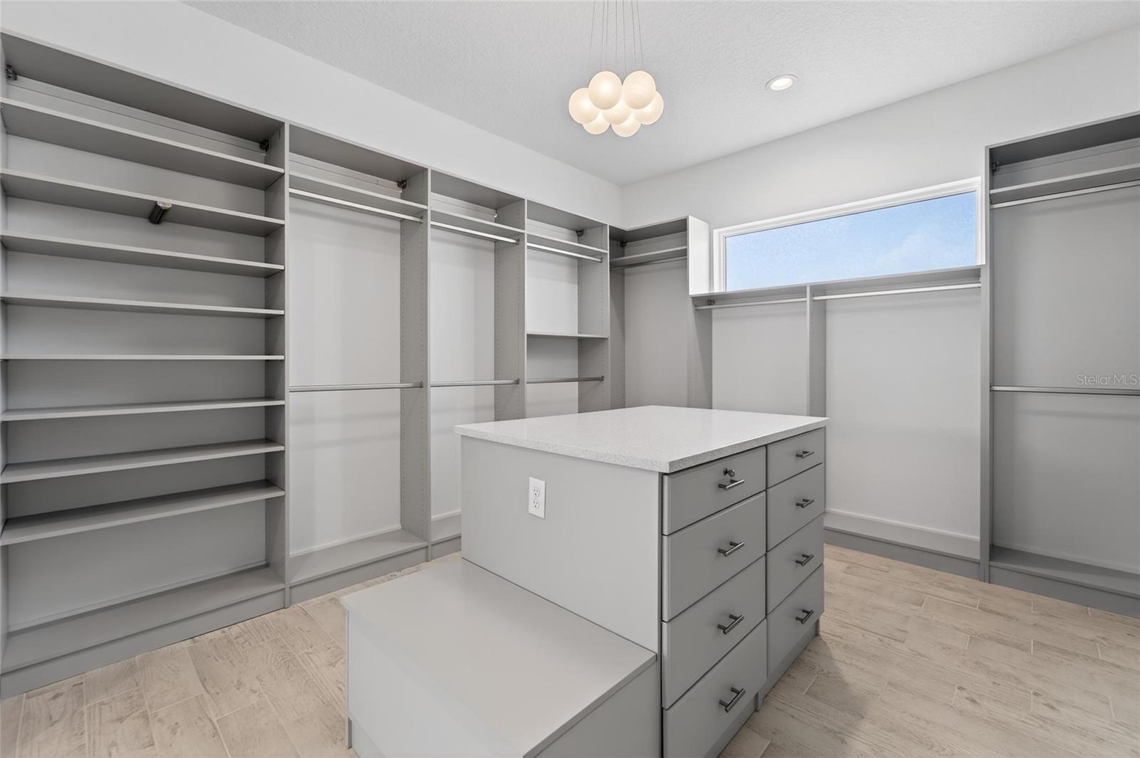 AQUA LAGOON - Residential