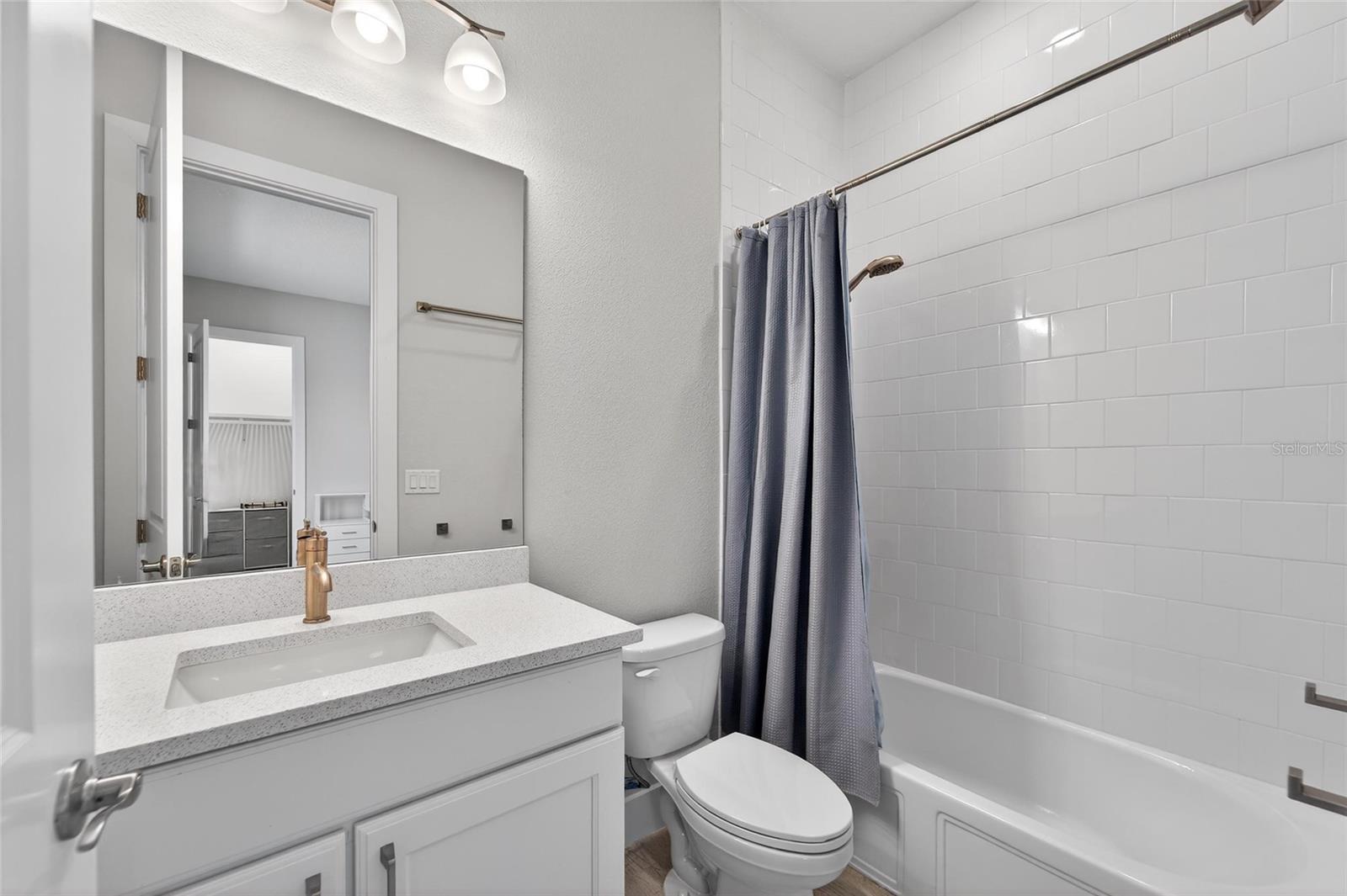 AQUA LAGOON - Residential