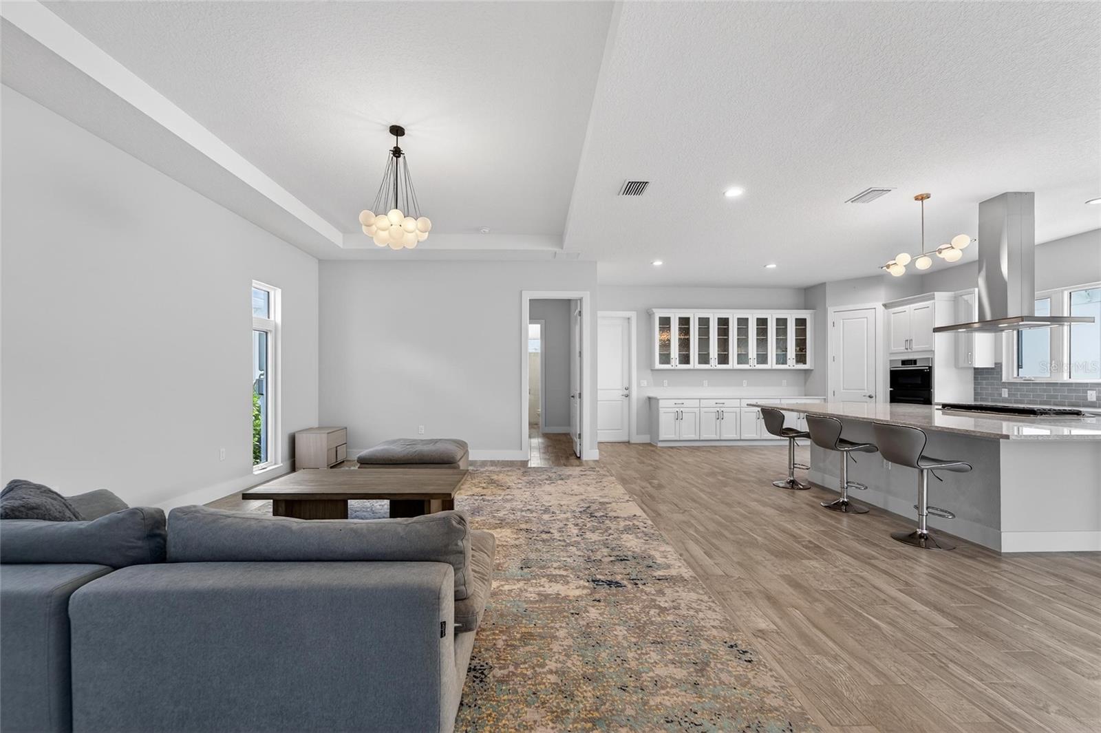 AQUA LAGOON - Residential