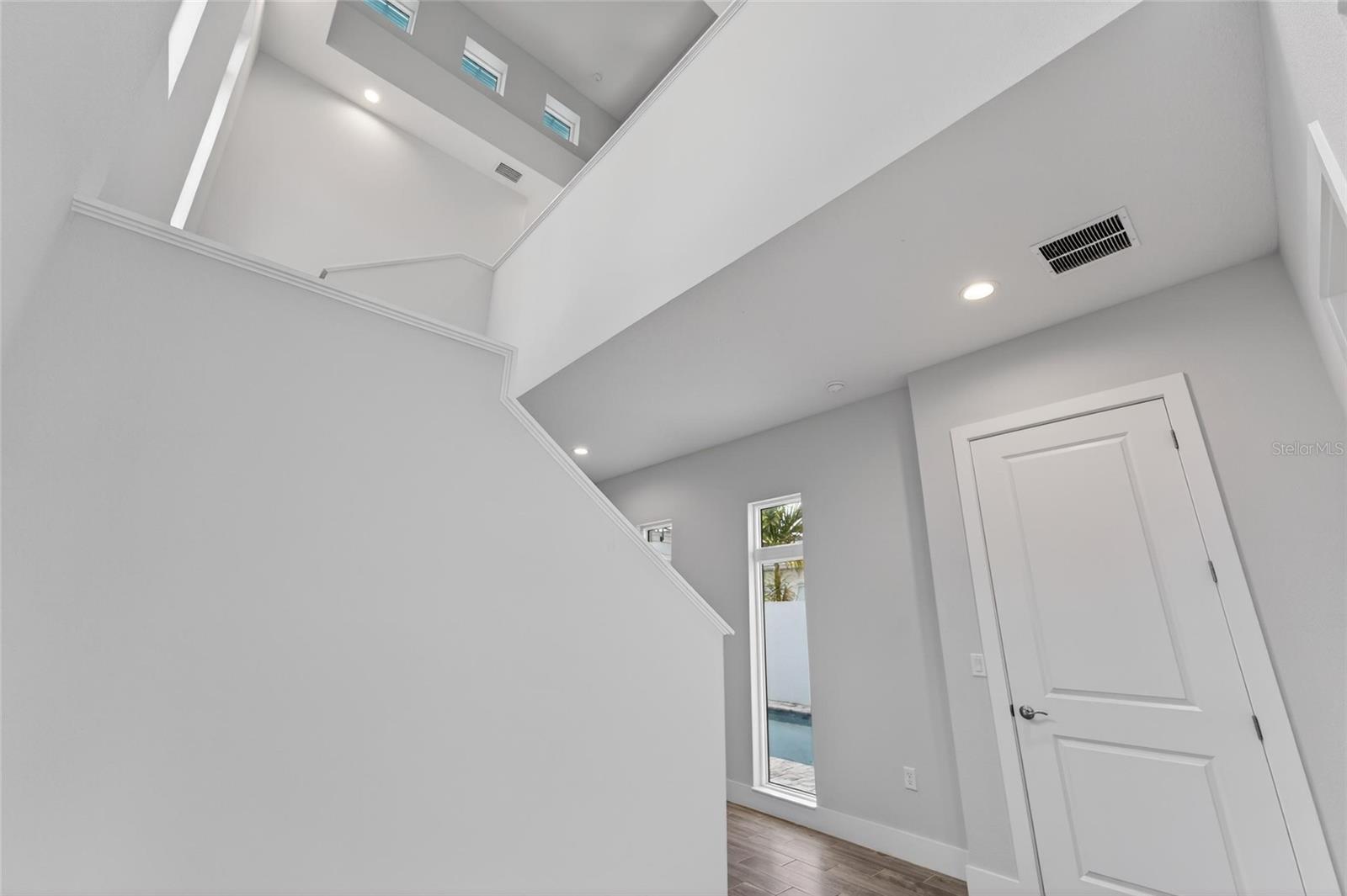 AQUA LAGOON - Residential