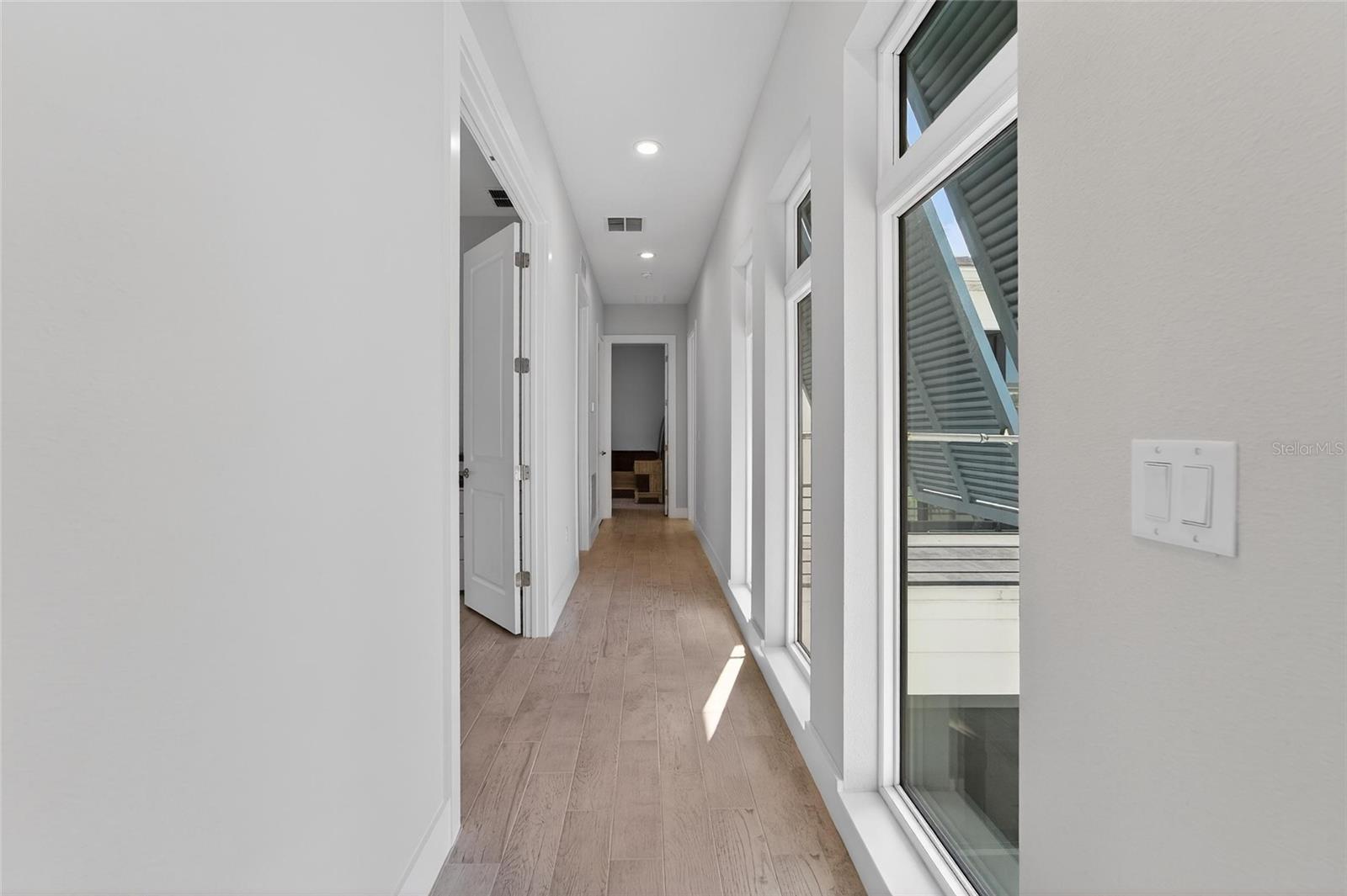 AQUA LAGOON - Residential