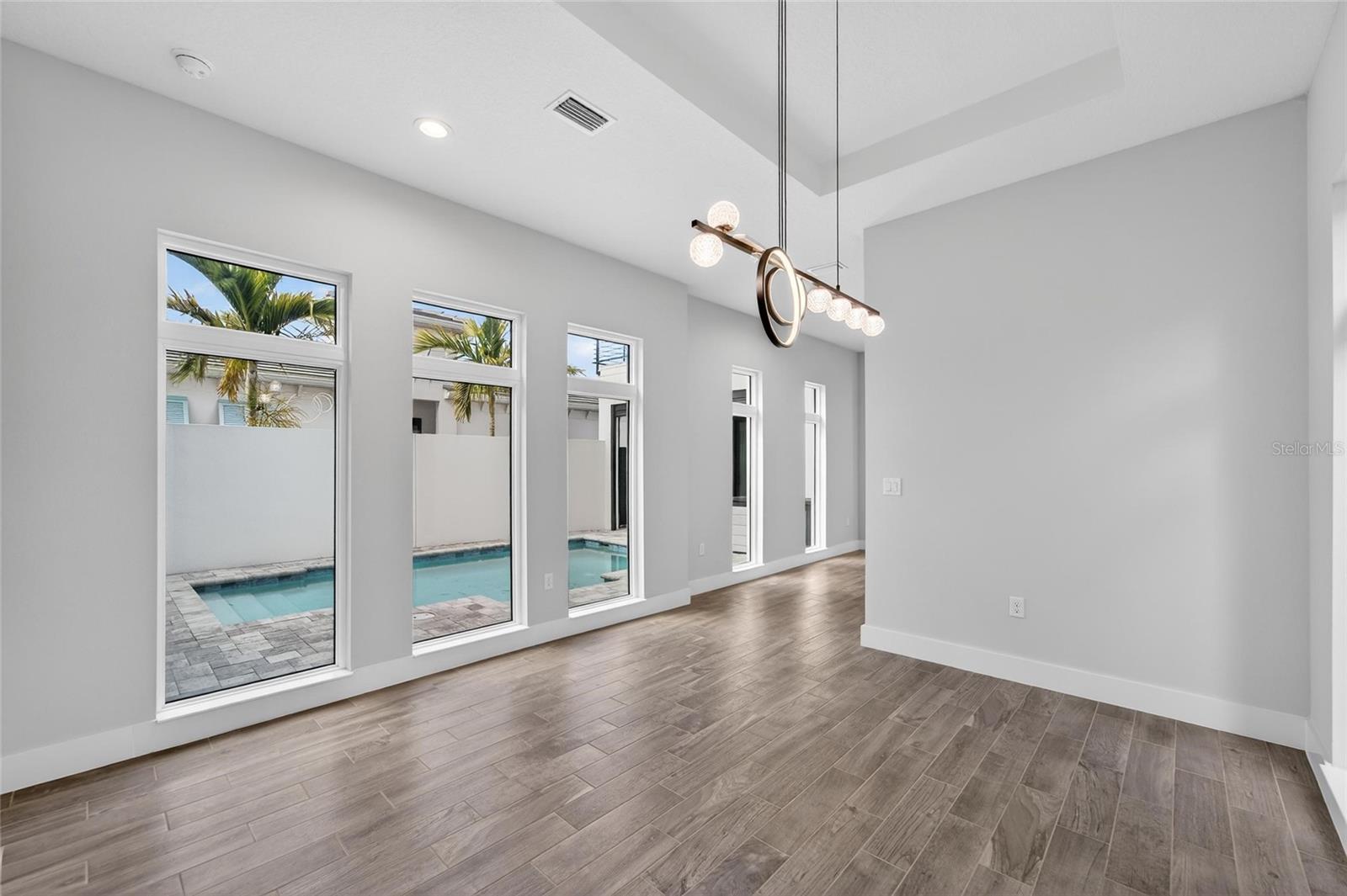 AQUA LAGOON - Residential