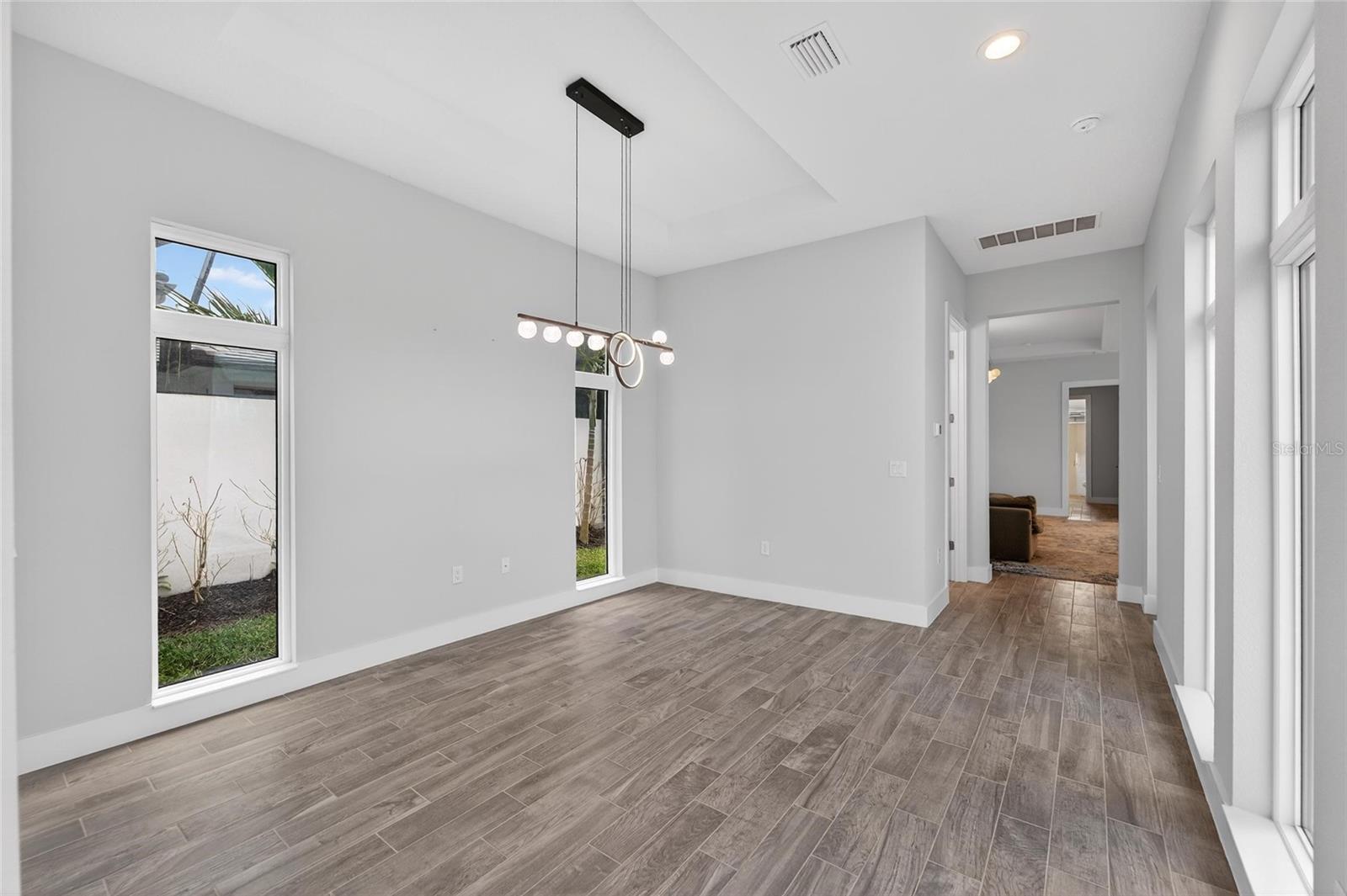 AQUA LAGOON - Residential