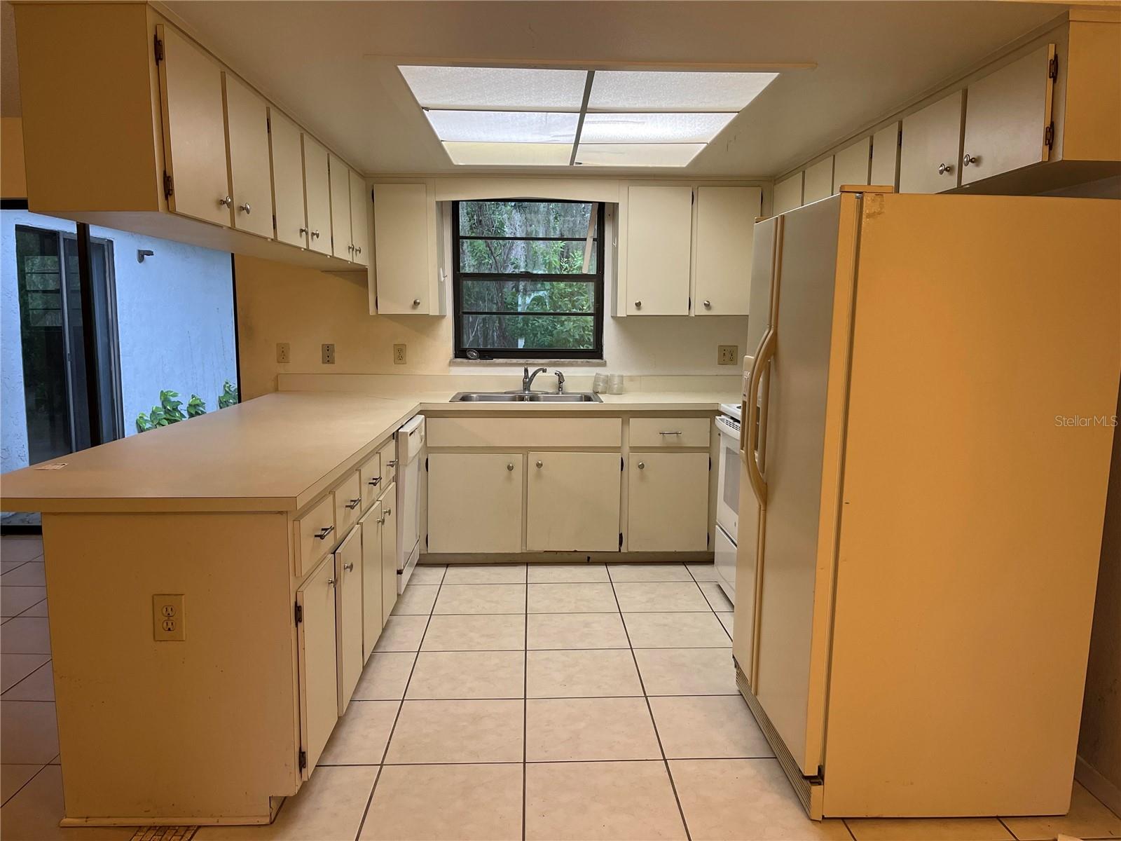 1050 READING COURT