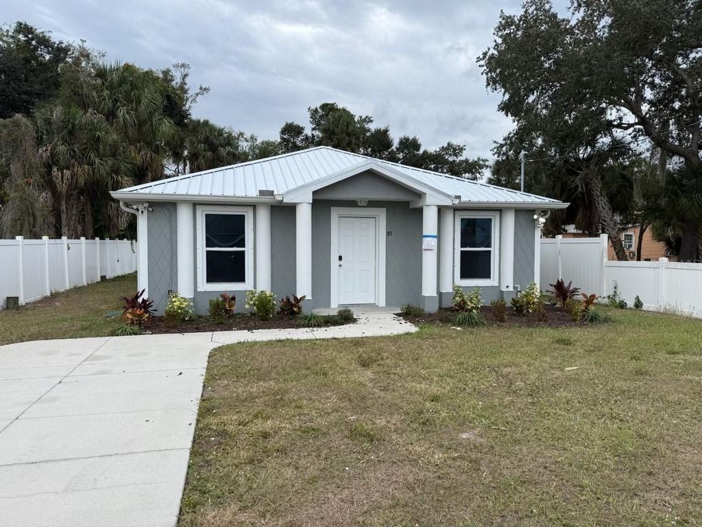 Photo of 89 W Imogene Street, Arcadia, FL 34266 (MLS # A4667542)
