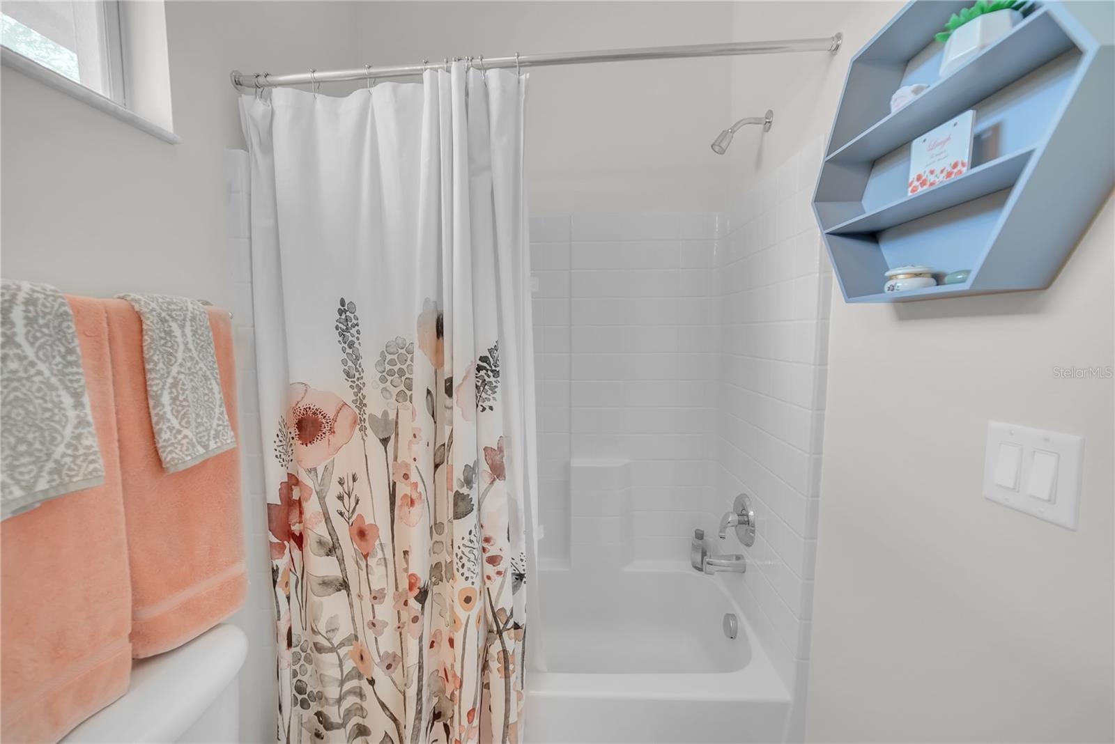 GROVES PH 02 CLUB VILLAS - Residential