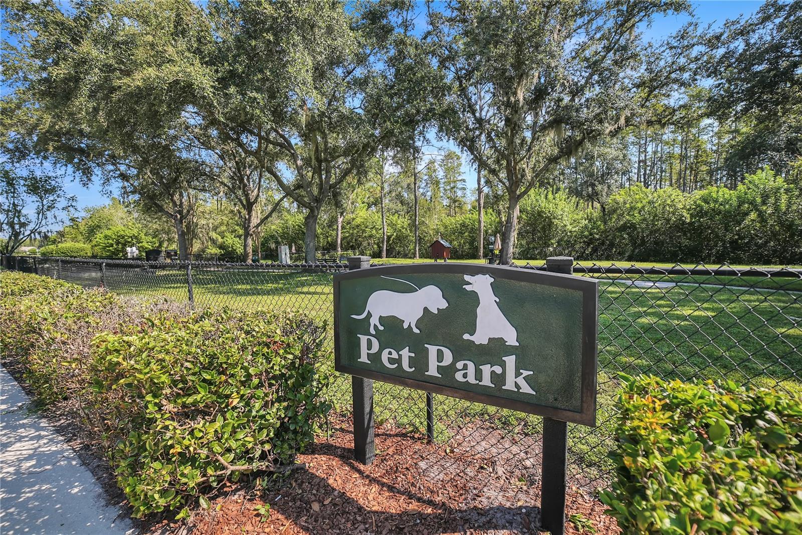 GROVES PH 02 CLUB VILLAS - Residential