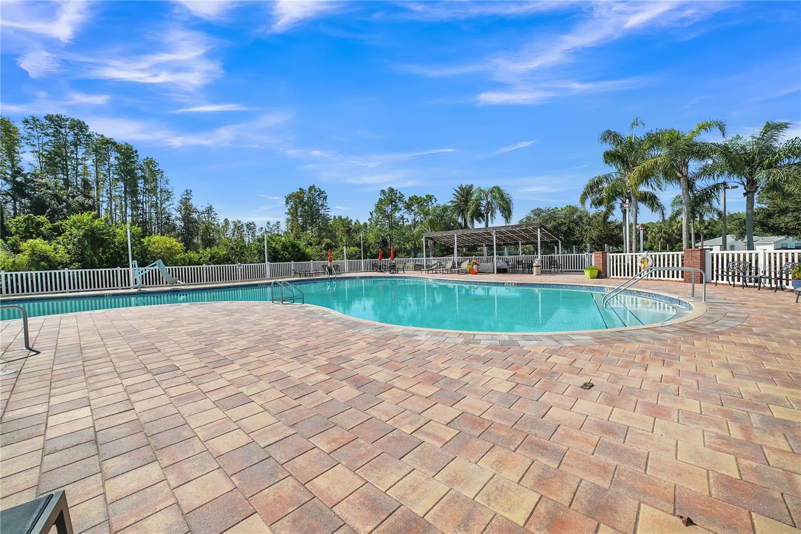 GROVES PH 02 CLUB VILLAS - Residential