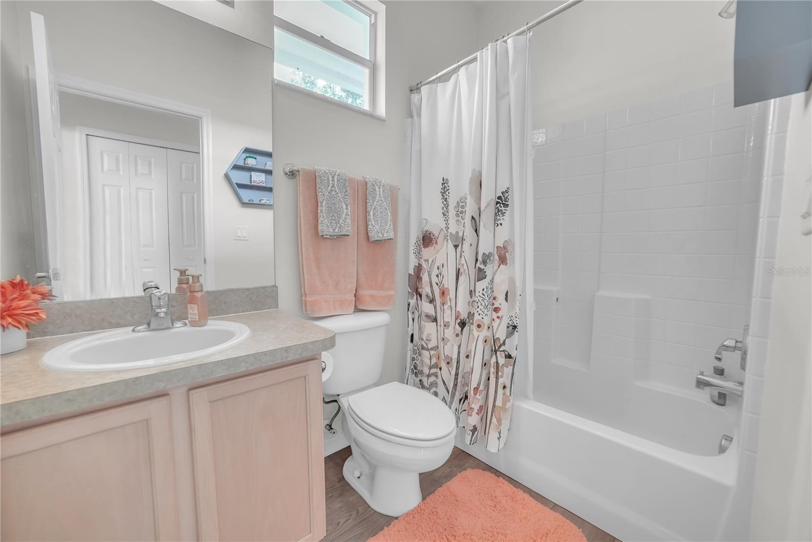 GROVES PH 02 CLUB VILLAS - Residential