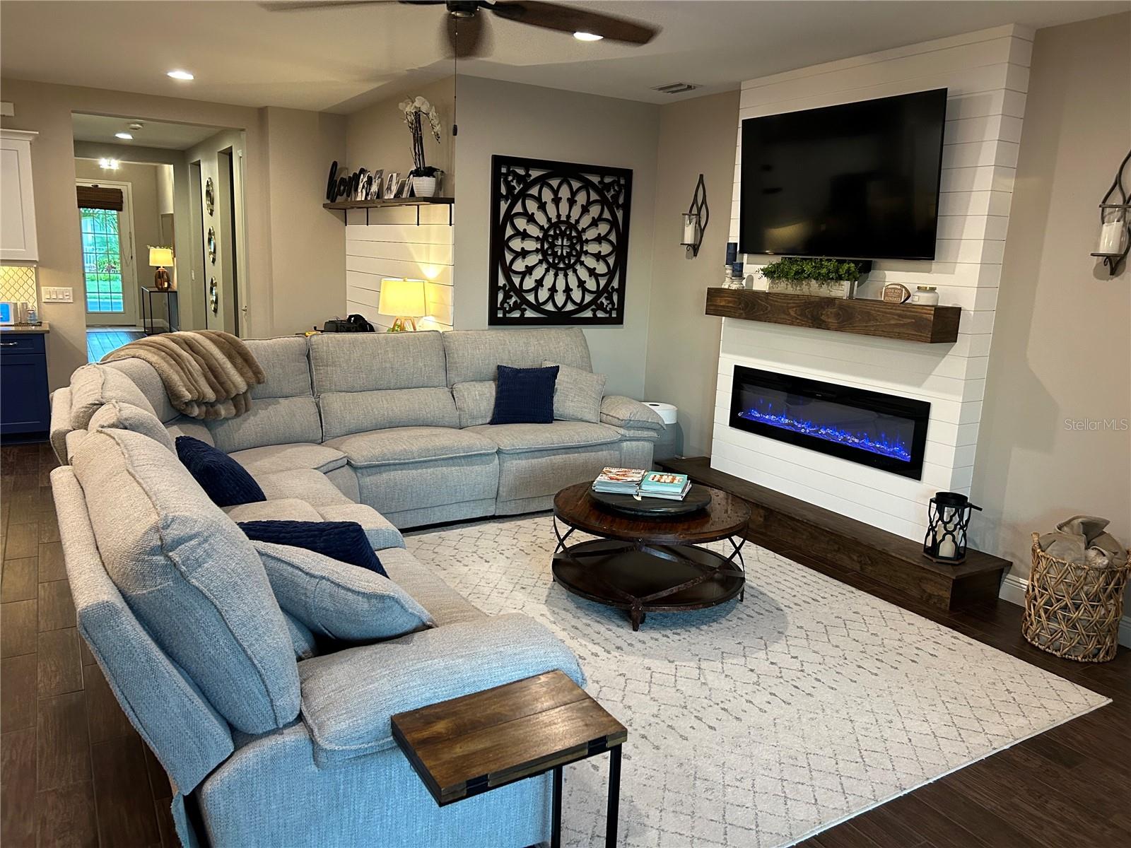 WINDWOOD - Residential