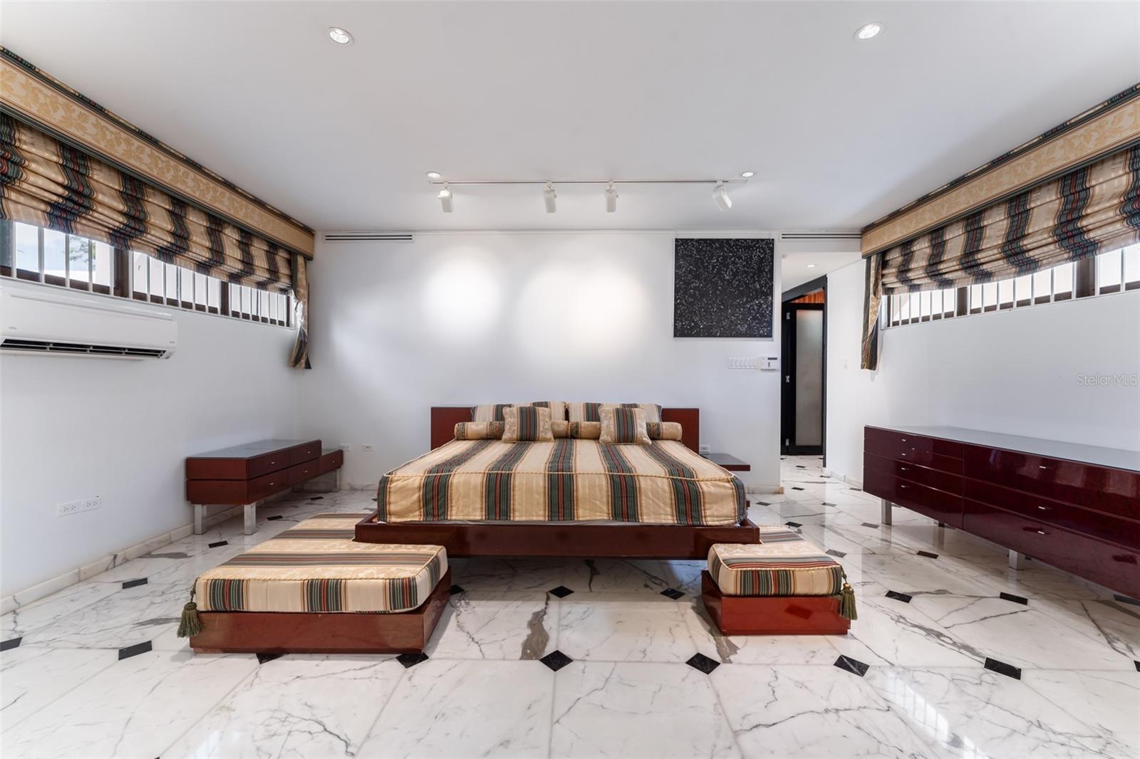 URB. SANTA MARIA - Residential