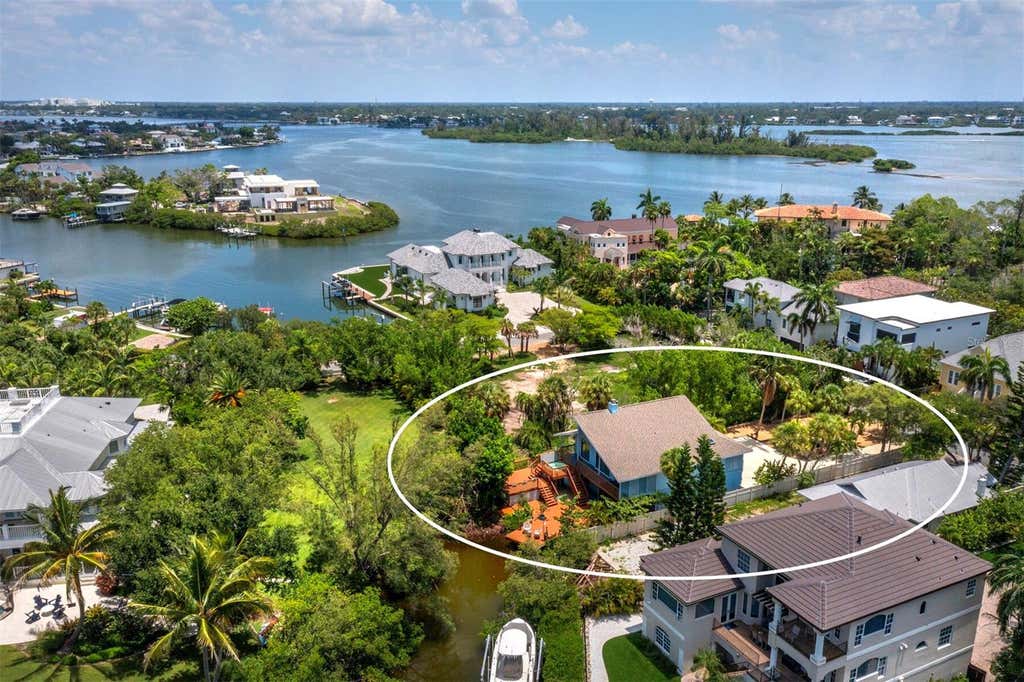 Photo of 4114 Roberts Point Circle, Sarasota, FL 34242 (MLS # A4700902)