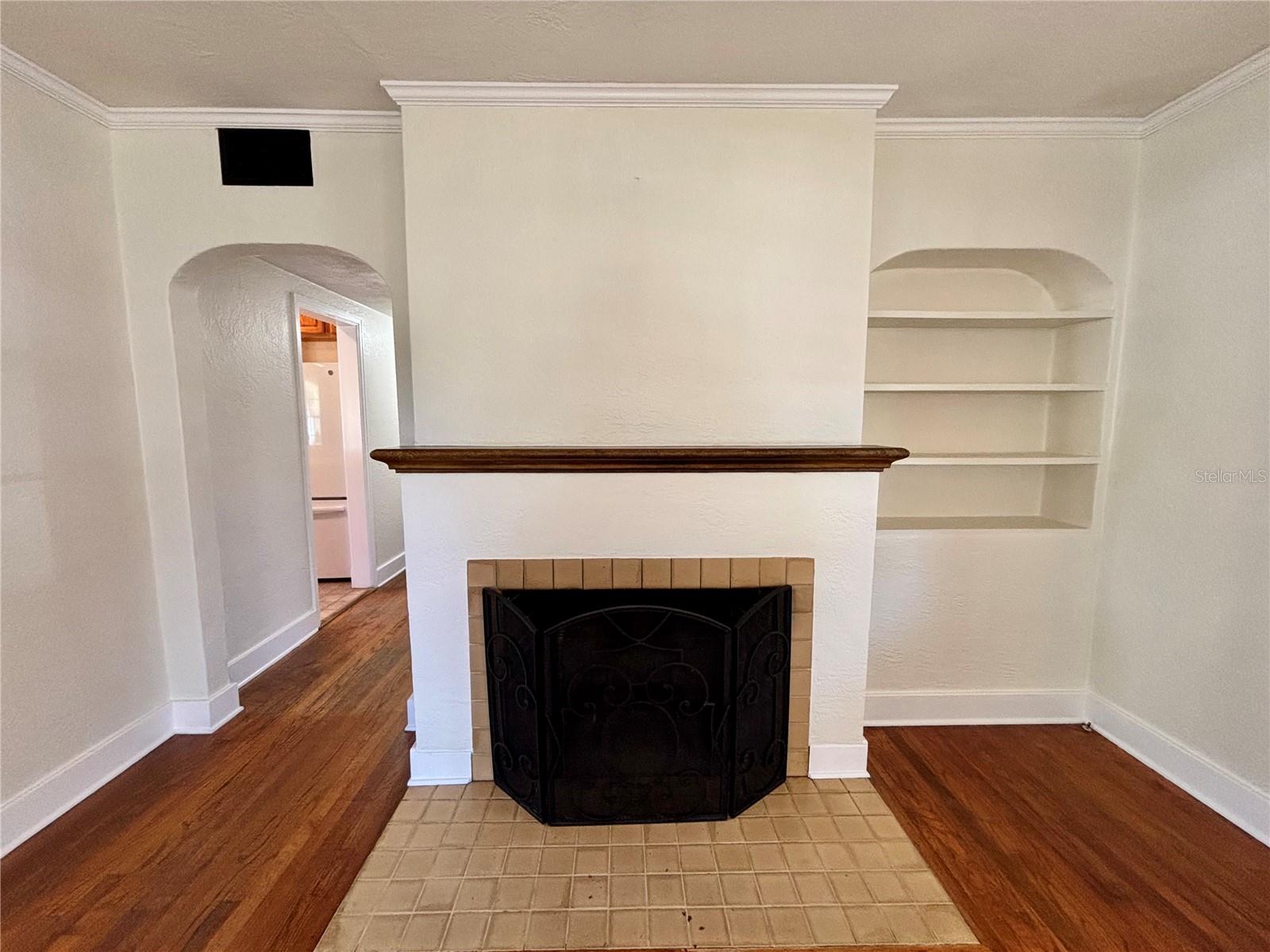 211 S SUMMERLIN AVENUE