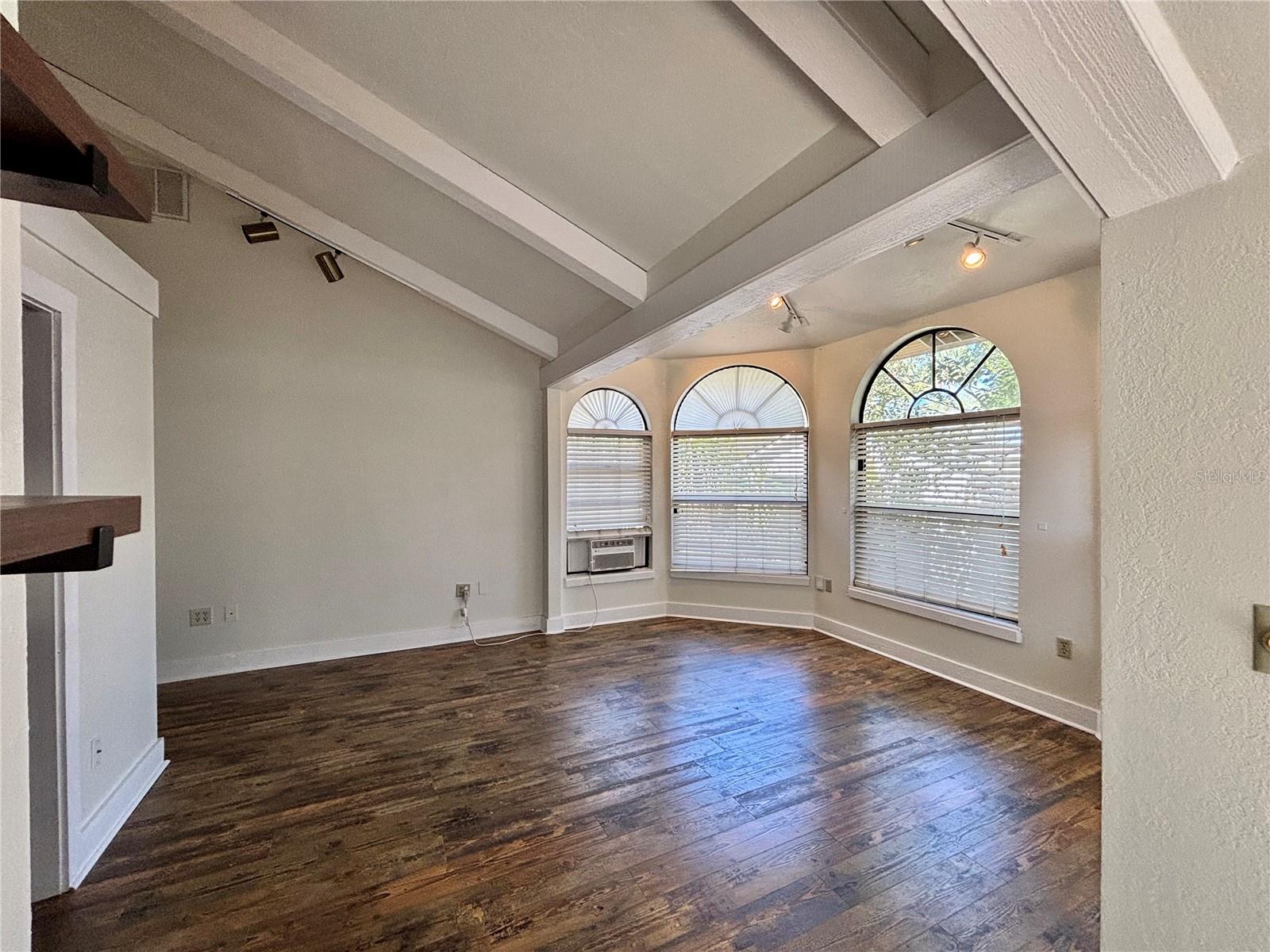 MAYFAIR - Residential