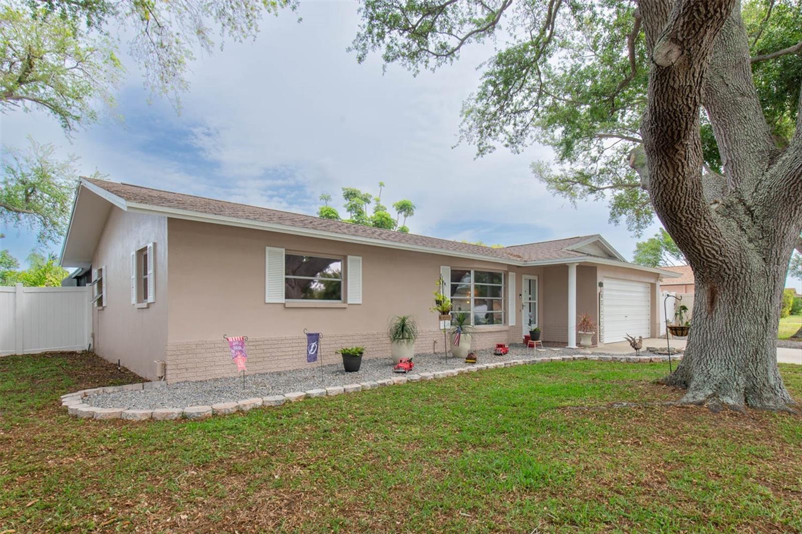 OAKHURST ACRES 3RD ADD - Residential