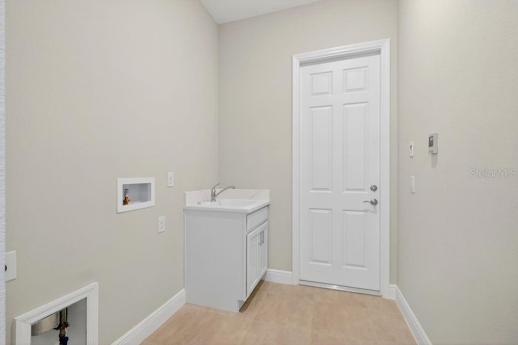 LAKES OF MOUNT DORA - Residential