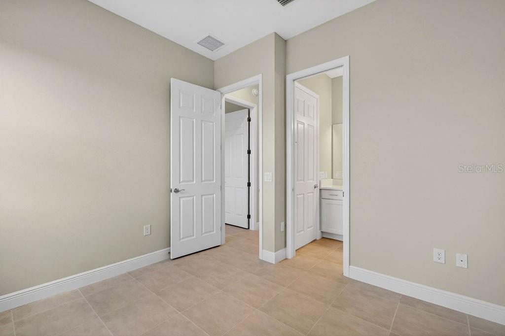 LAKES OF MOUNT DORA - Residential