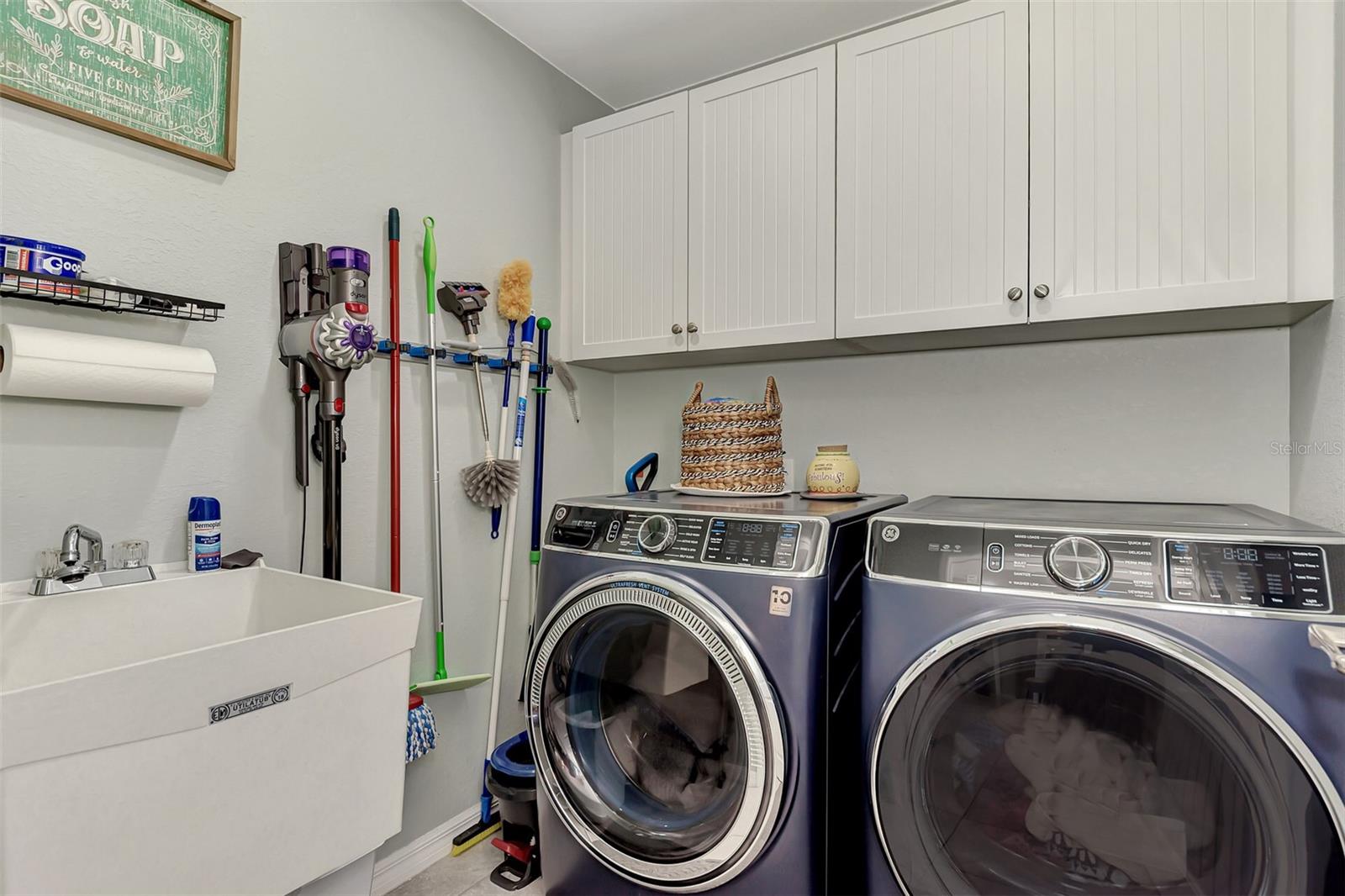 ROTONDA SANDS - Residential