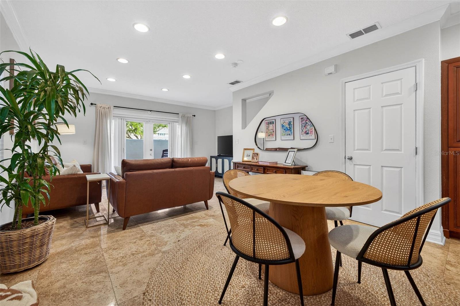 BAYSHORE PALMS - Residential