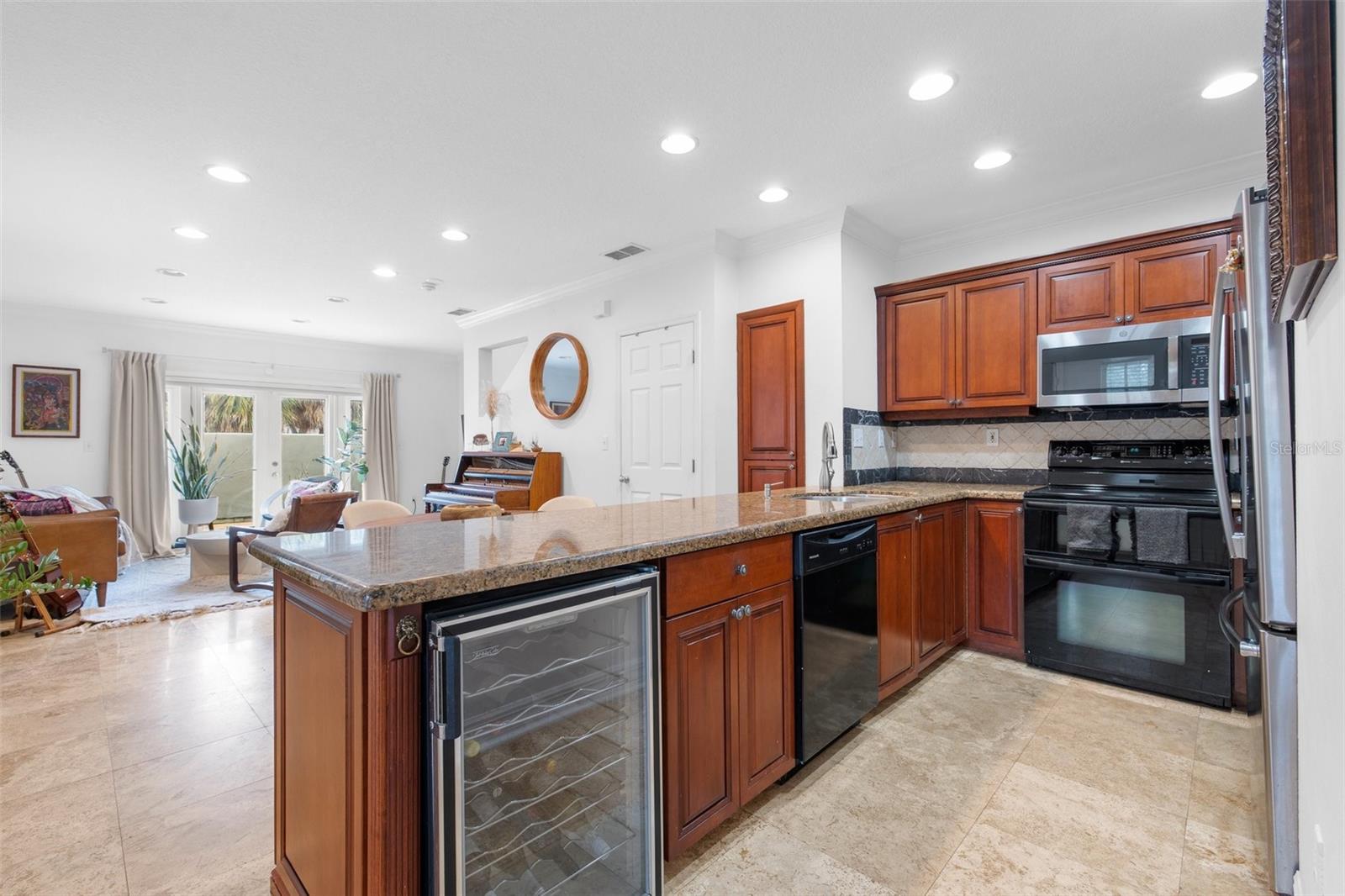 BAYSHORE PALMS - Residential