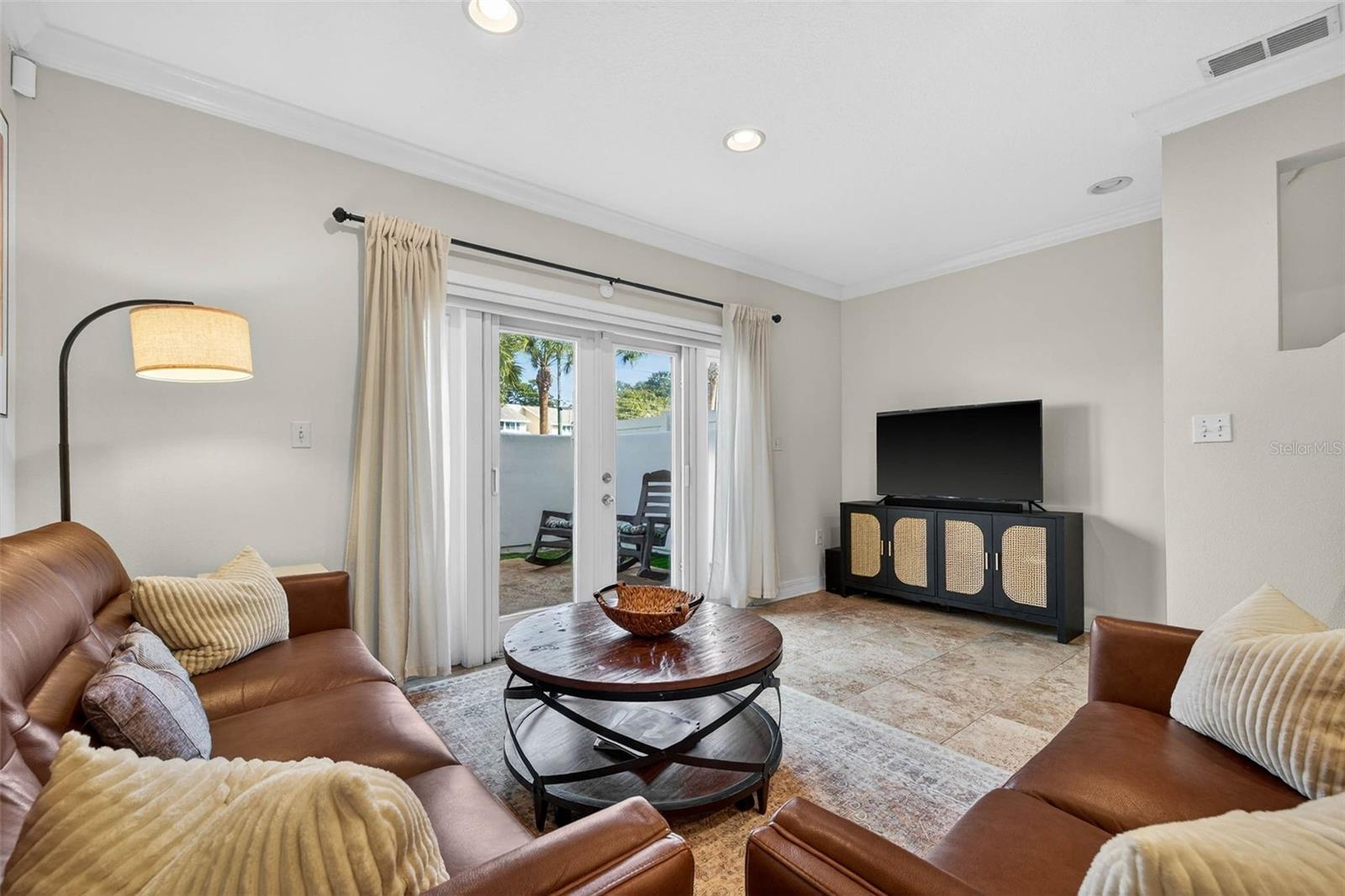 BAYSHORE PALMS - Residential