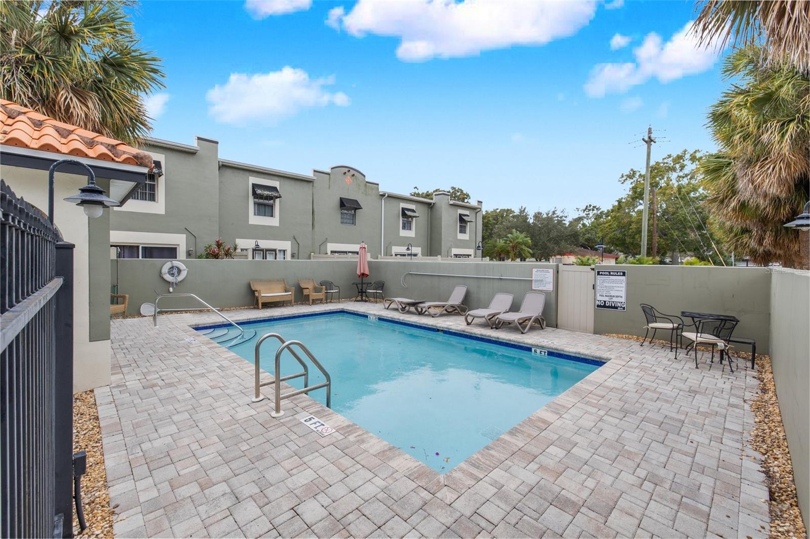 BAYSHORE PALMS - Residential