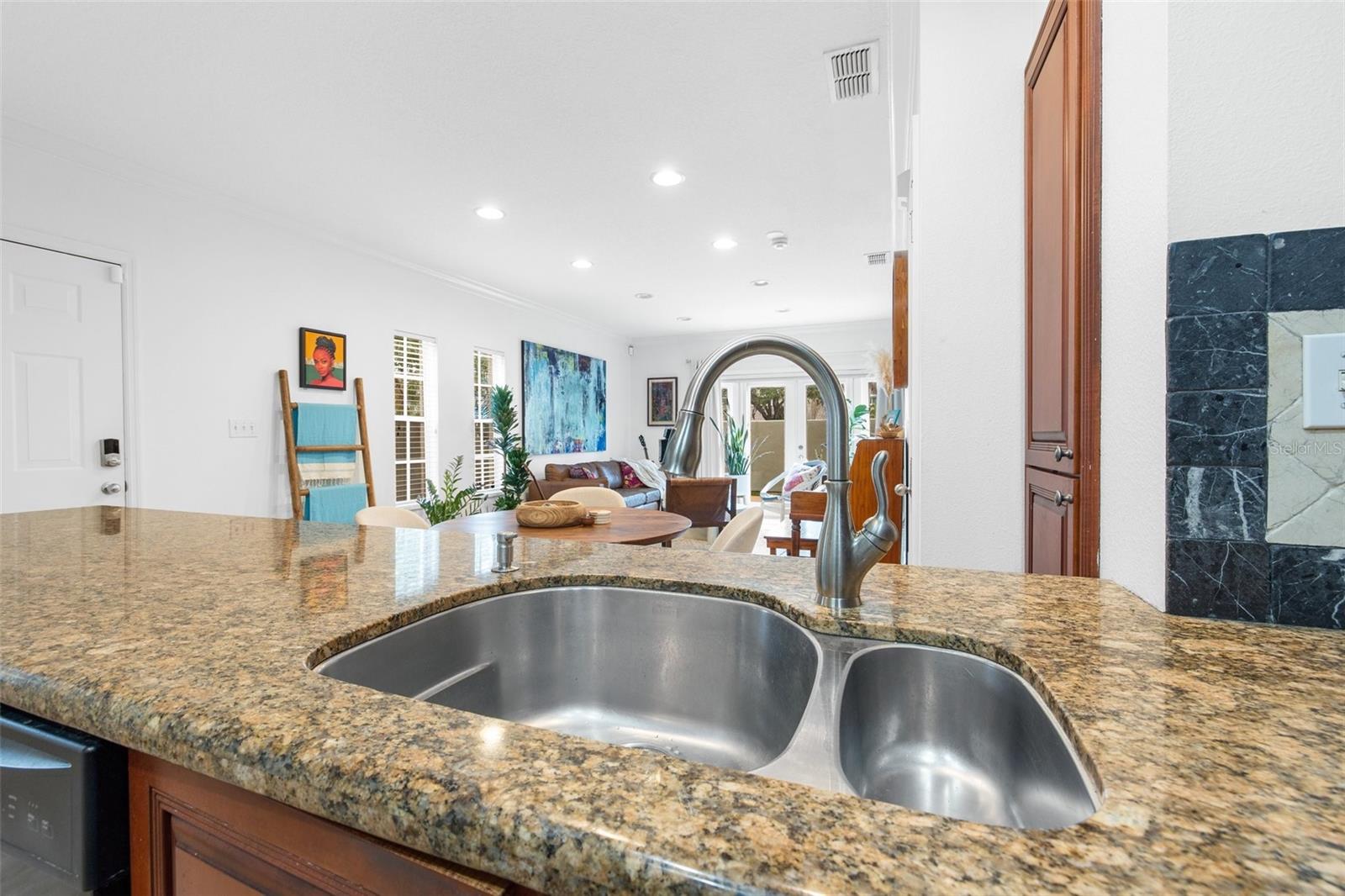 BAYSHORE PALMS - Residential