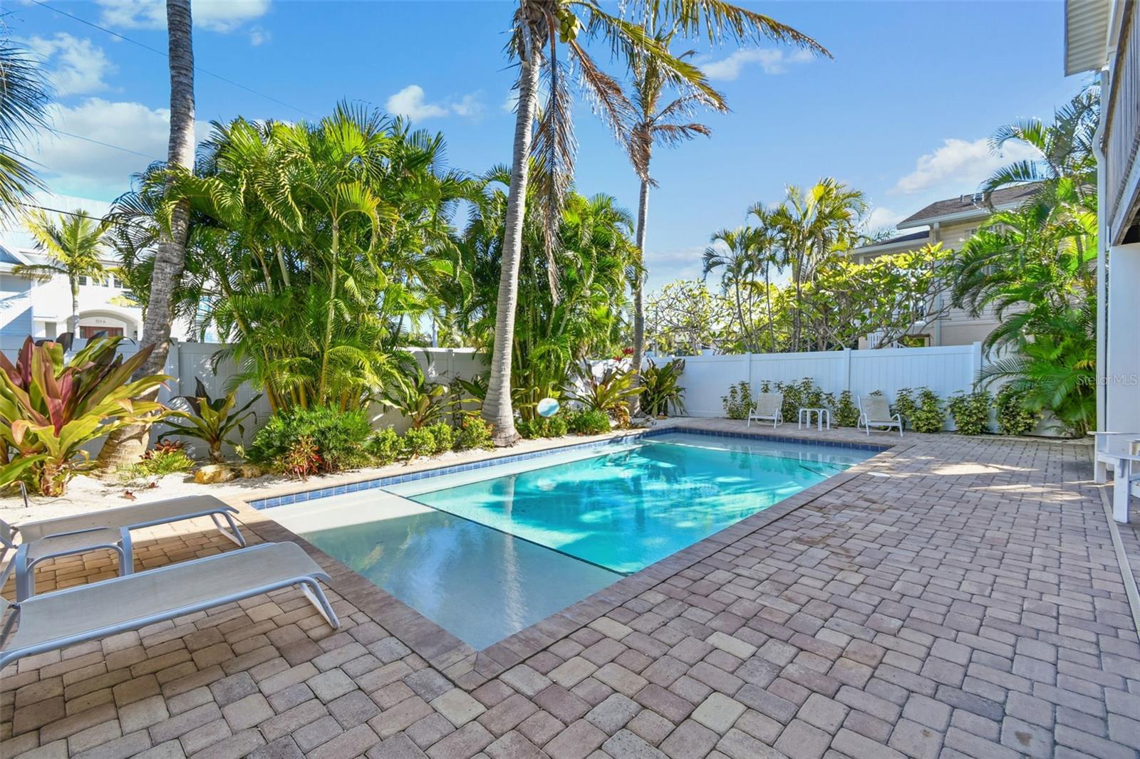 SHORE ACRES FOURTH ADD - Residential