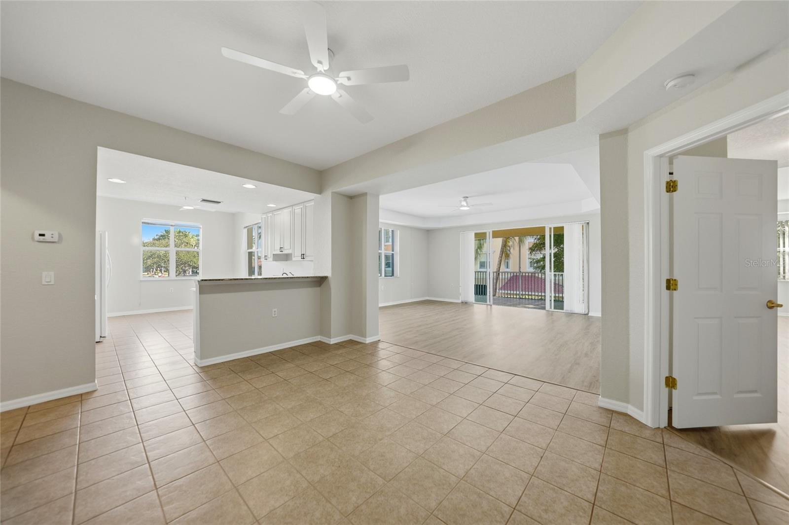 255 W END DRIVE 4203