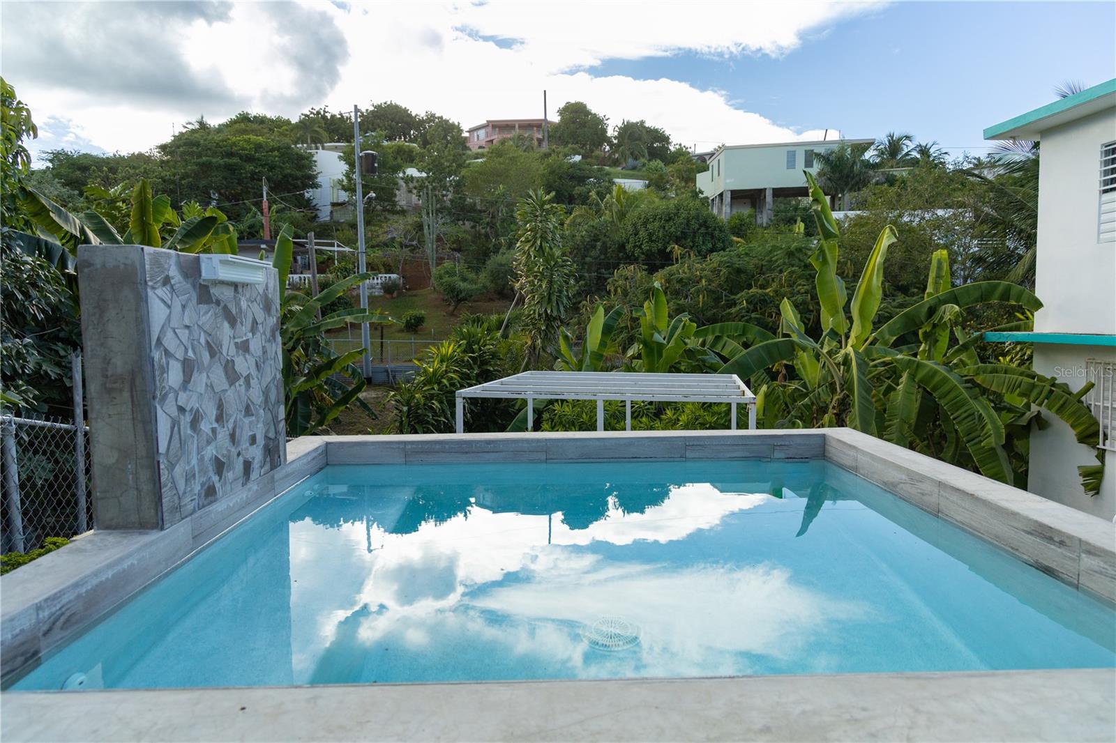 BRAVOS DE BOSTON - Residential